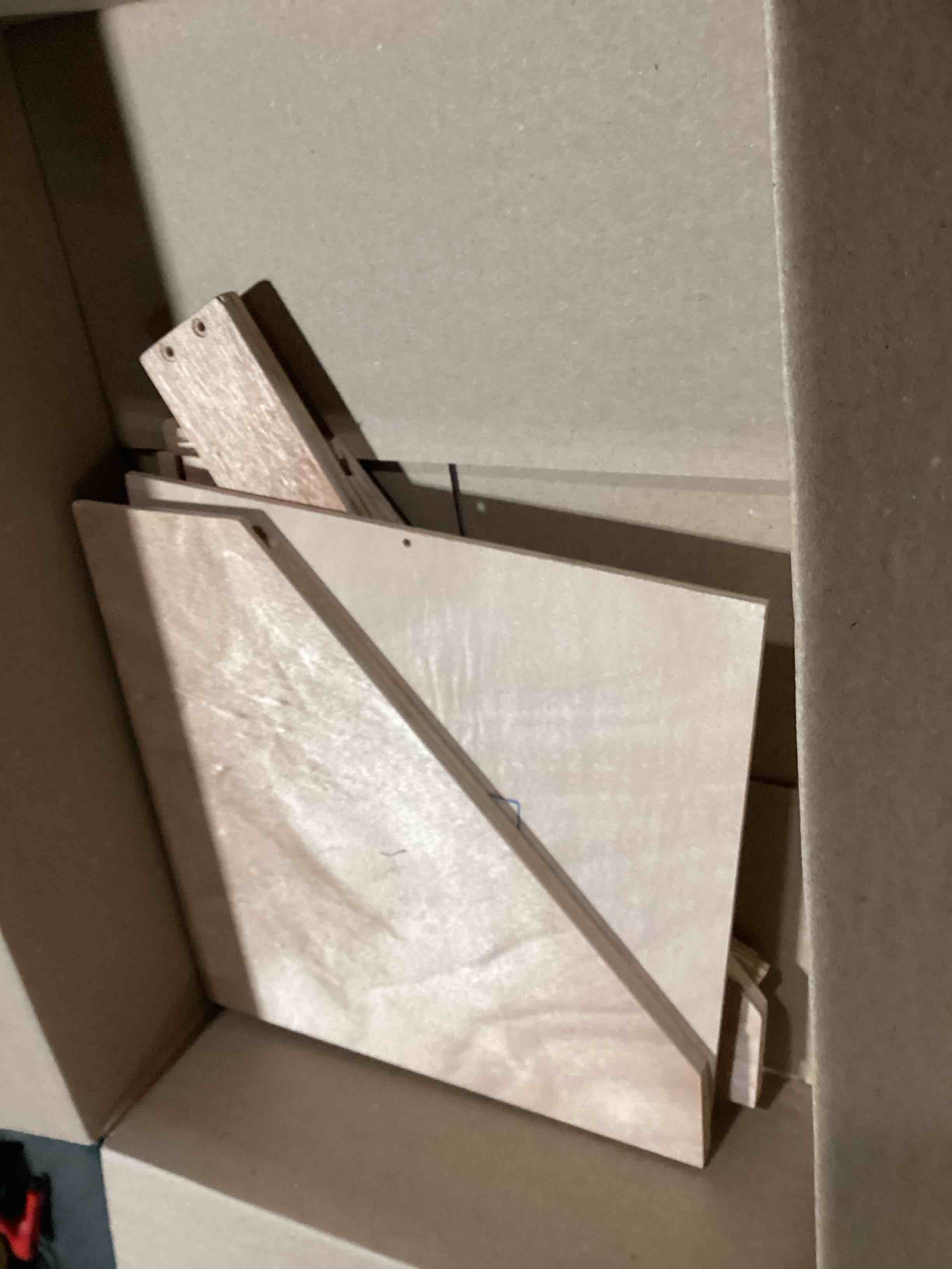 Condition photo showing Good Condition for brand manufacturing 01492 chicken nesting box