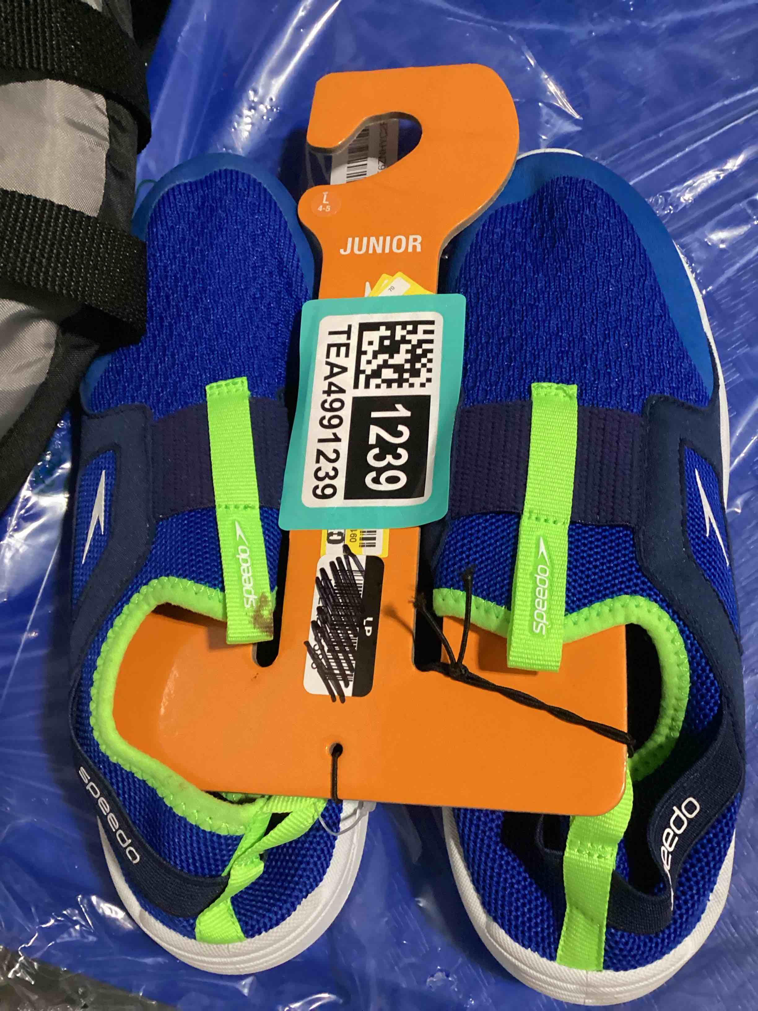 speedo junior pull on water shoes, blue s non-marking soul breathable size 4-5