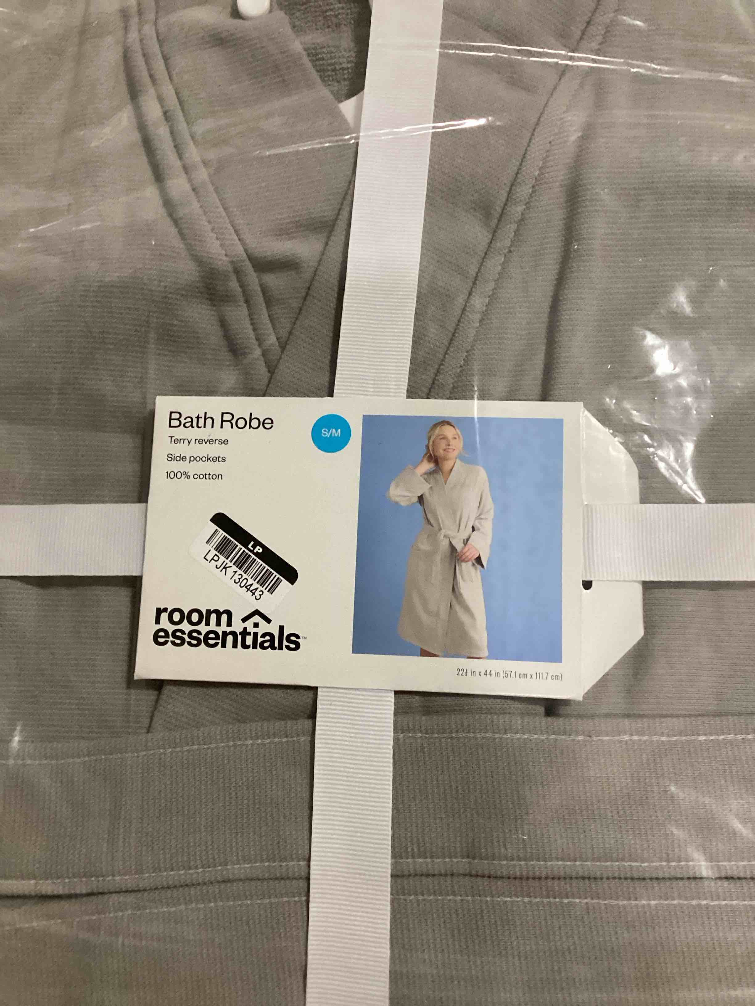 Condition photo showing New/Like New for s/m bath robe with kimono collar gray - room essentials™