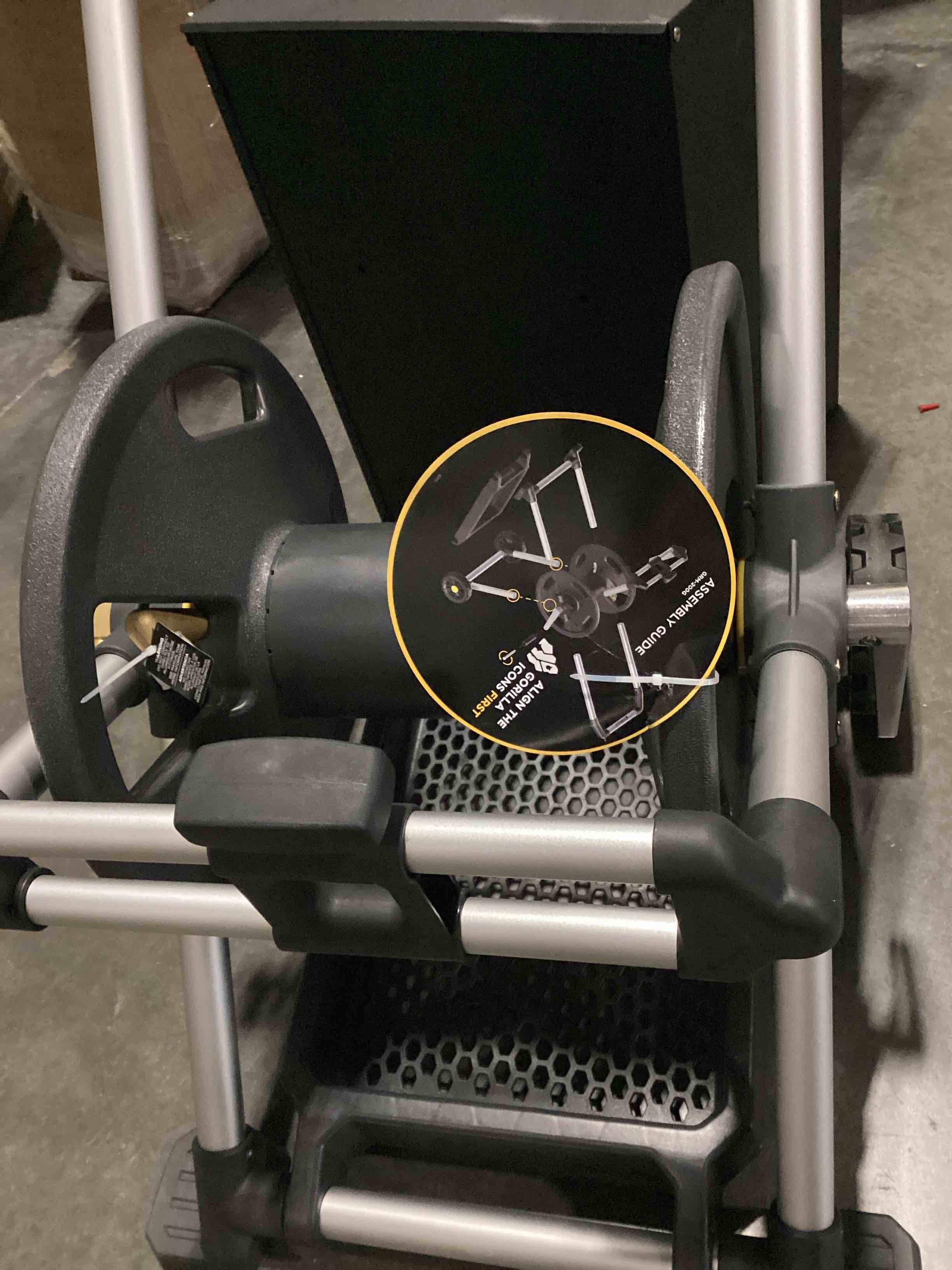 Condition photo showing Good Condition for 200 ft. aluminum zero rust premium mobile hose reel **missing some parts**