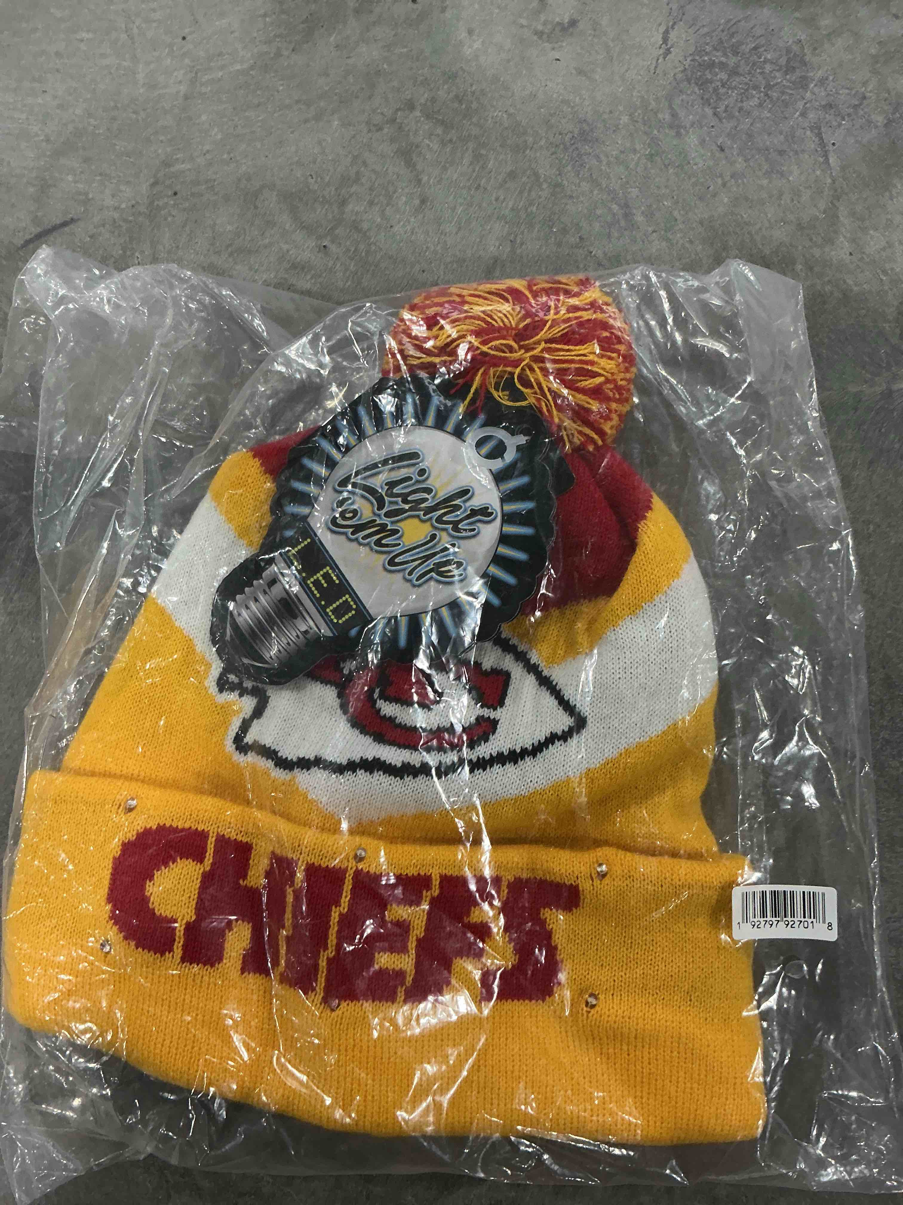 FOCO Men's NFL Big Logo Colorblock Knit Light Up Beanie