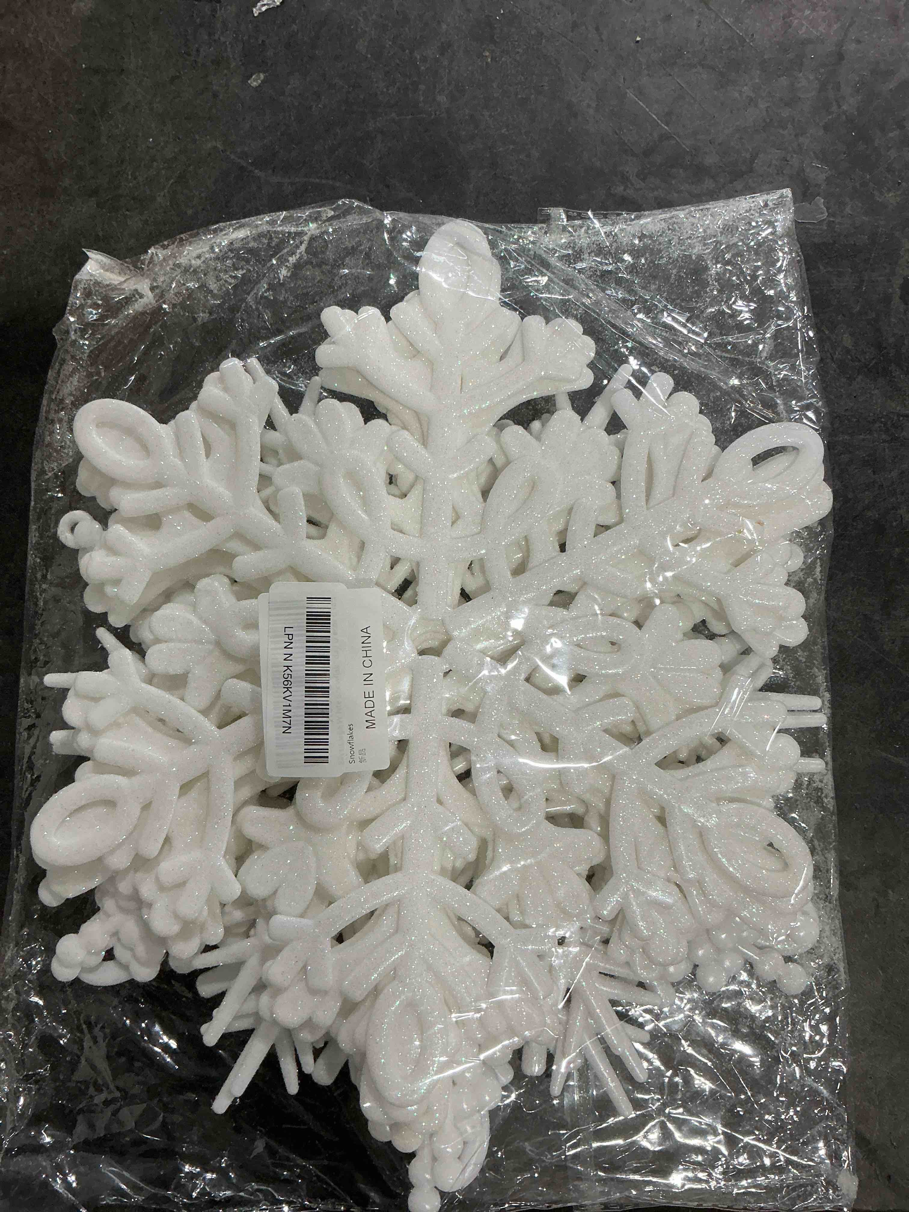 Condition photo showing Good Condition for Large White Snowflake Ornaments, 12''Big Plastic Christmas Ornaments, Hanging Snowflake Decorations for Christmas Tree Decorations Winter Decoration Indoor Outdoor Holiday Decor Craft Snowflakes