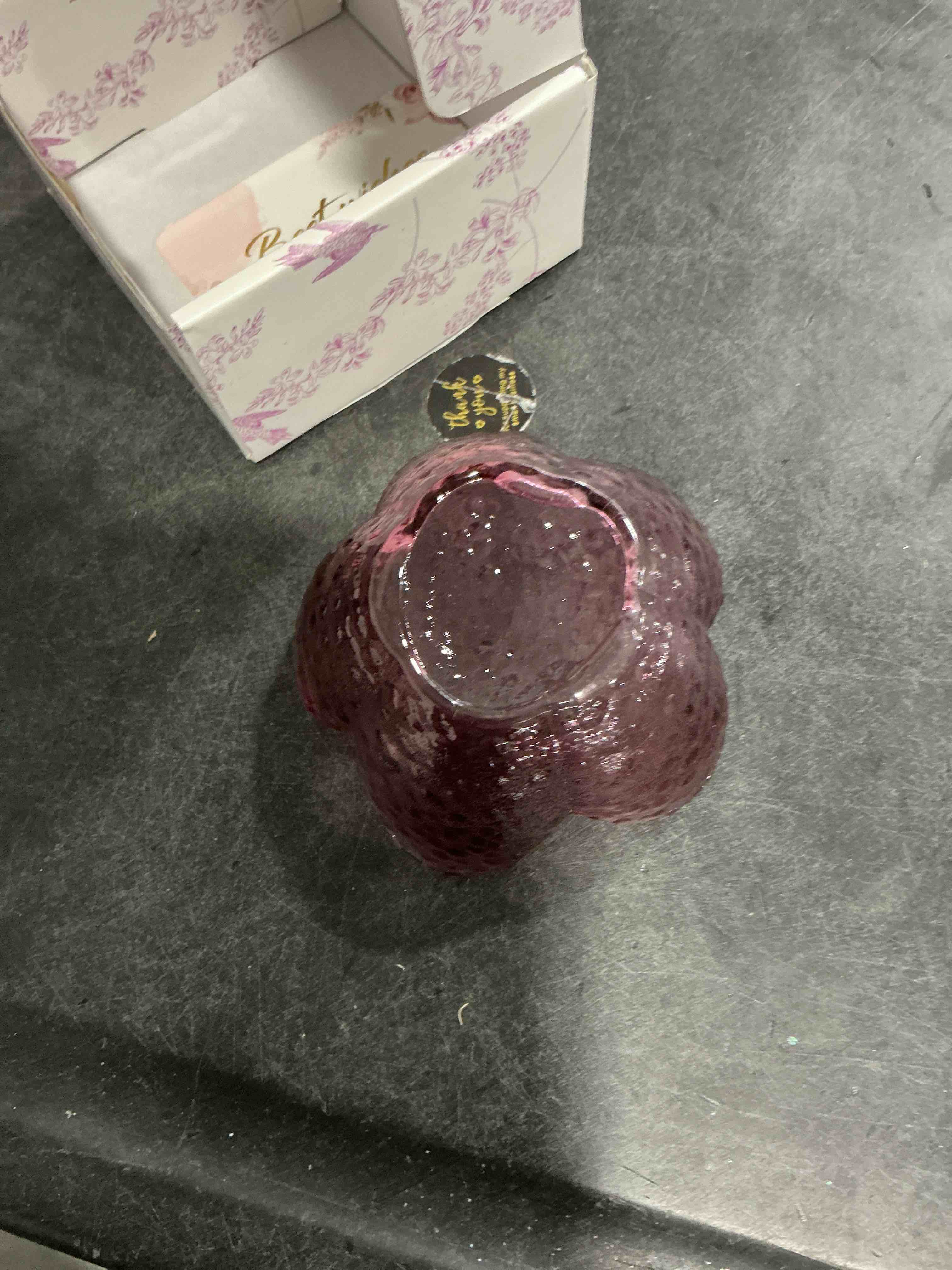 Condition photo showing Good Condition for Purple Flower Jewelry Dish Glass Ring Holder Dish Jewelry Tray Cute Vanity Organizer Aesthetic Nightstand Bathroom Room Decor Trinket Dish Valentine's Friendship Christmas Birthday Gifts for Women Flower Purple