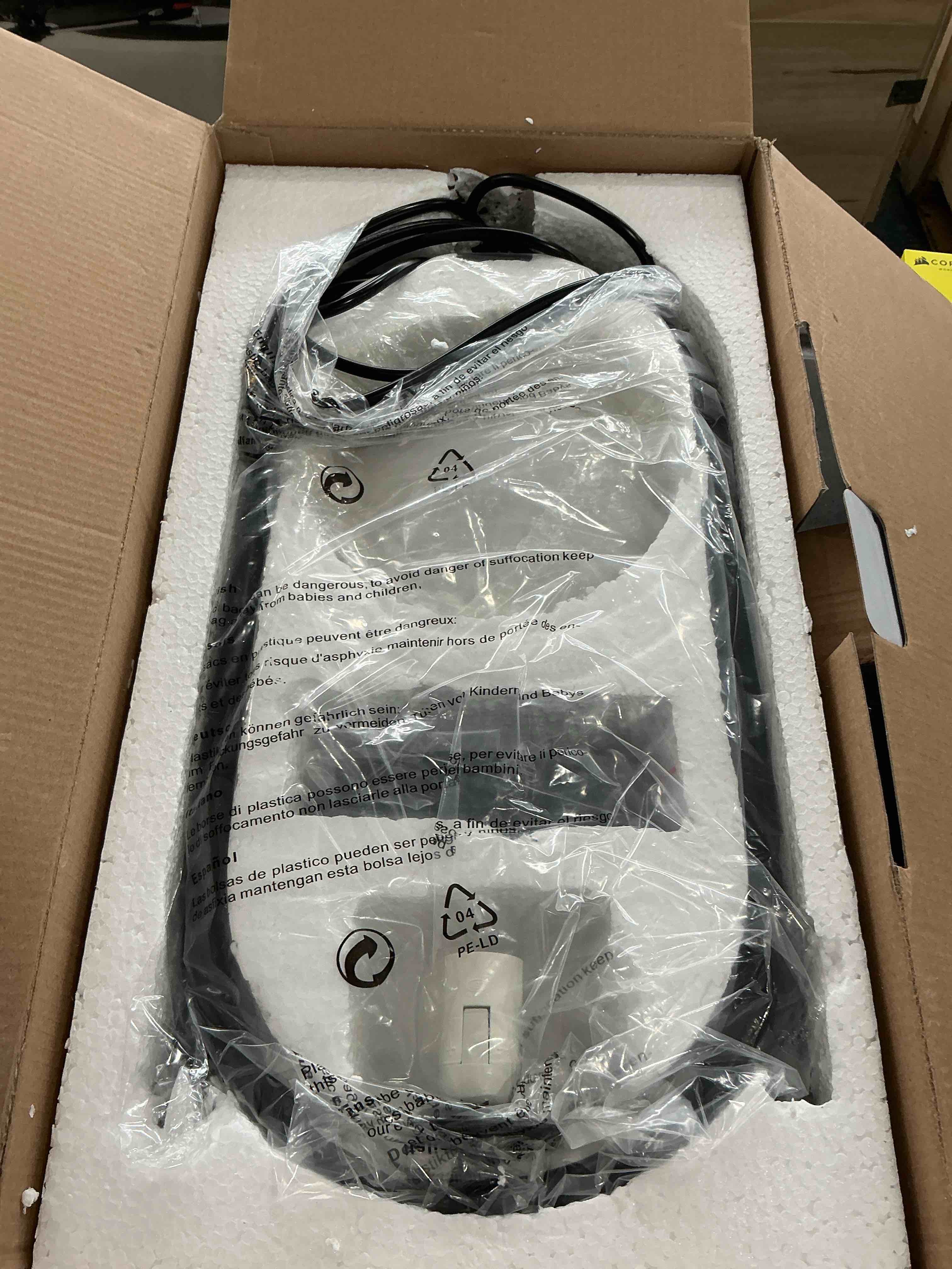 Condition photo showing New/Like New for SeeU Modern Pendant Lighting One Light Chandelier Globe Black Pendant Light Indoor Hanging Light Fixture for Kithchen Island Dinning Room Bedroom