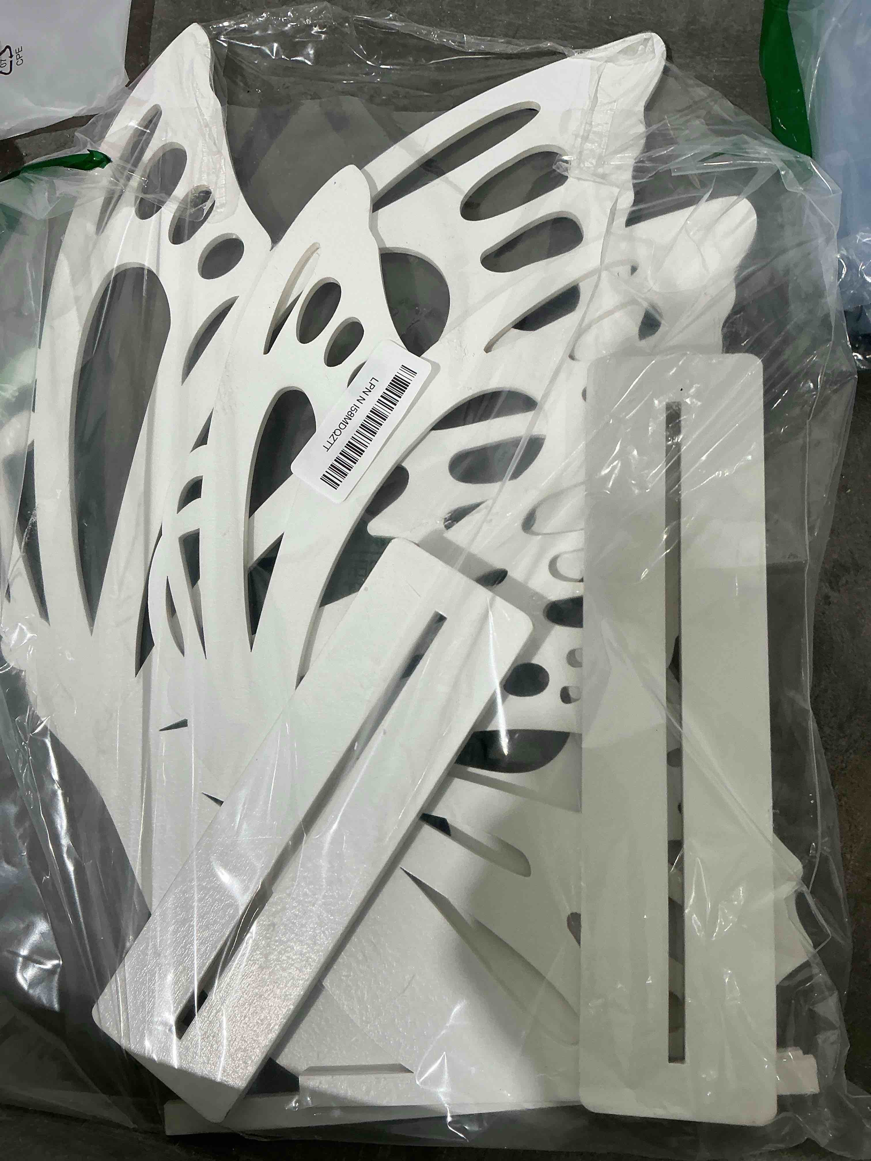 Condition photo showing Good Condition for Large Size Wooden Butterfly Decor, White Large Butterfly Cutout Backdrop, Butterfly Shape Slices Birthday Wedding Baby Shower DIY Decorations (White)