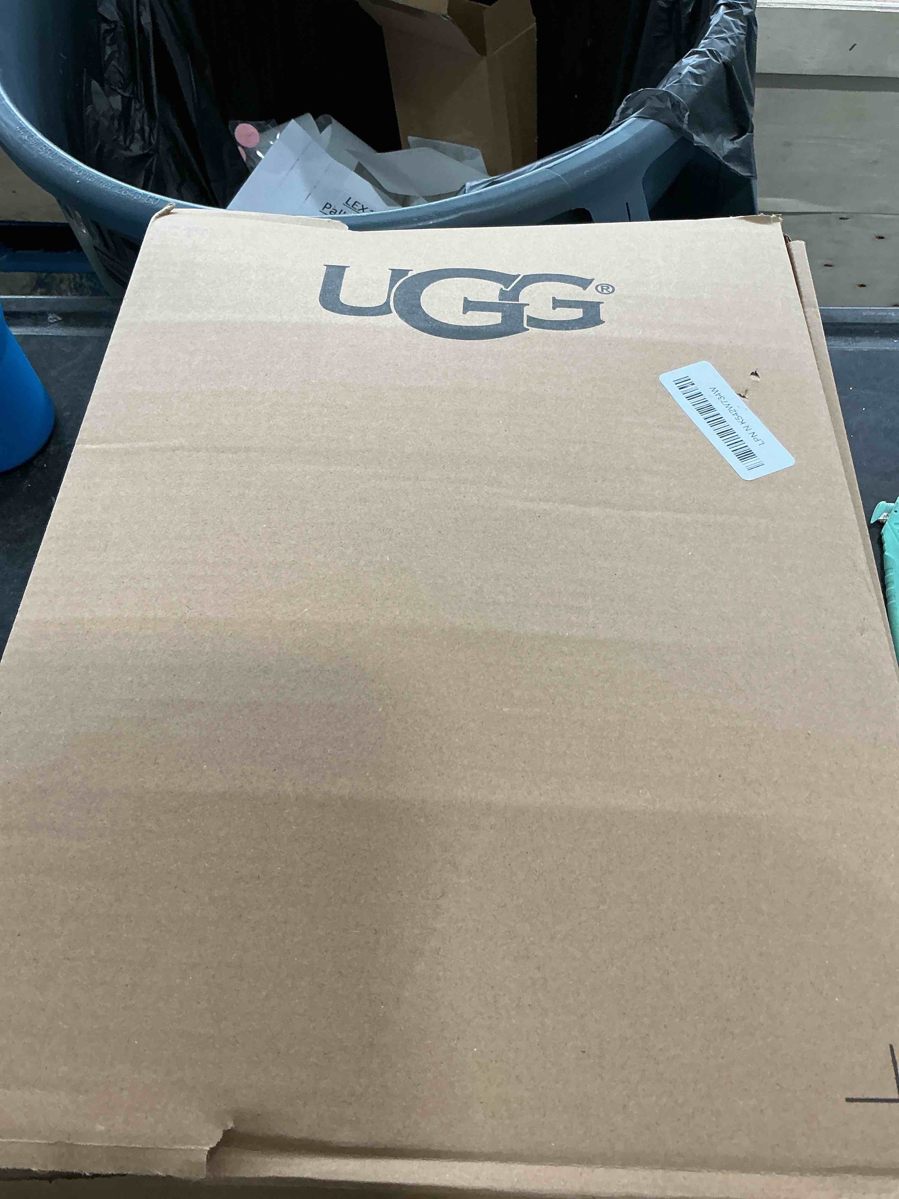 Condition photo showing Good Condition for UGG Whitecap Plush Throw Blanket Fleece Lightweight Soft Throw for Couch or Bed Luxury Home Decor for Living Room Washable Hypoallergenic Blankets for Dorm Decor, 50-inch x 70-inch, Light Pink Quartz Throw Pink