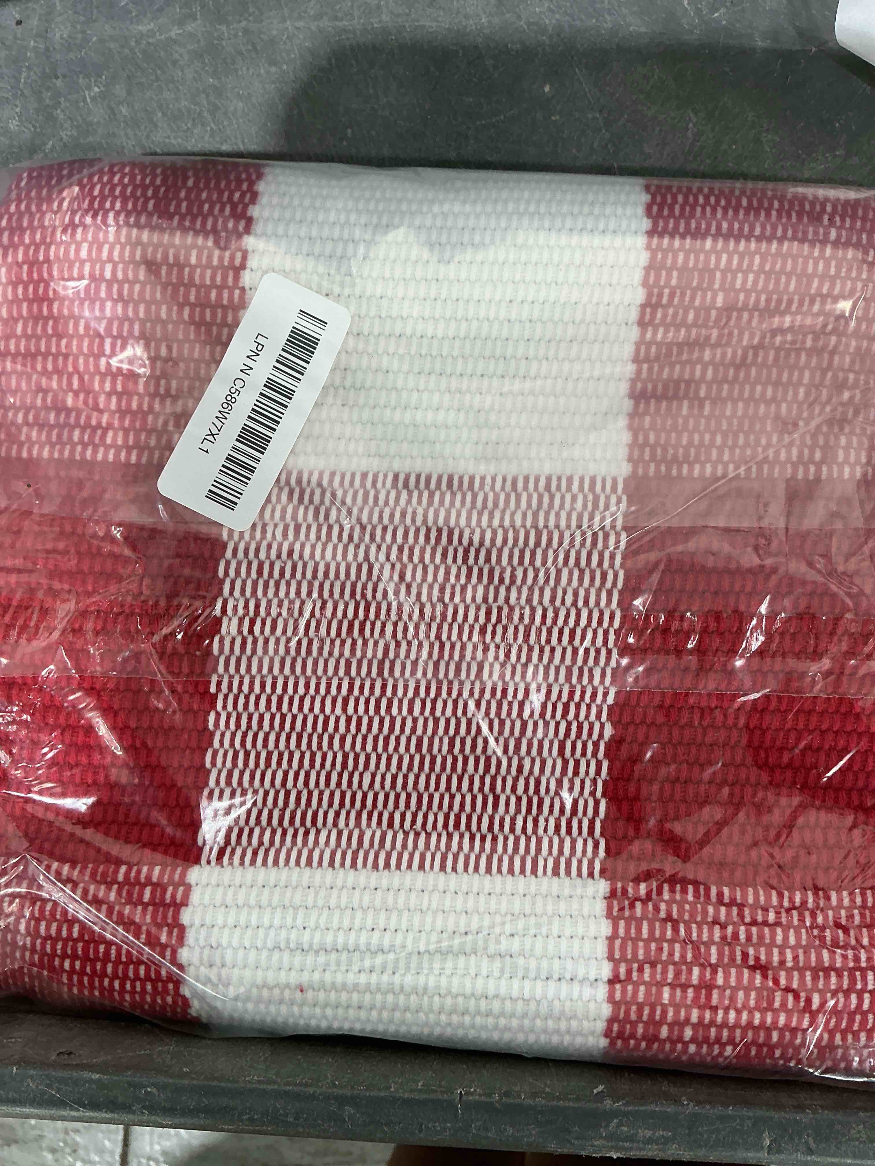 Condition photo showing Good Condition for IOHOUZE Christmas Buffalo Plaid Rug 27.5 x 43 Inches Outdoor Indoor Doormat Red White Check Area Rug Woven Cotton Checkered Front Porch Mat Christmas Decor for Front Door Entryway Home Entrance 2'4" x 3'8" (Rectangular) Red and White