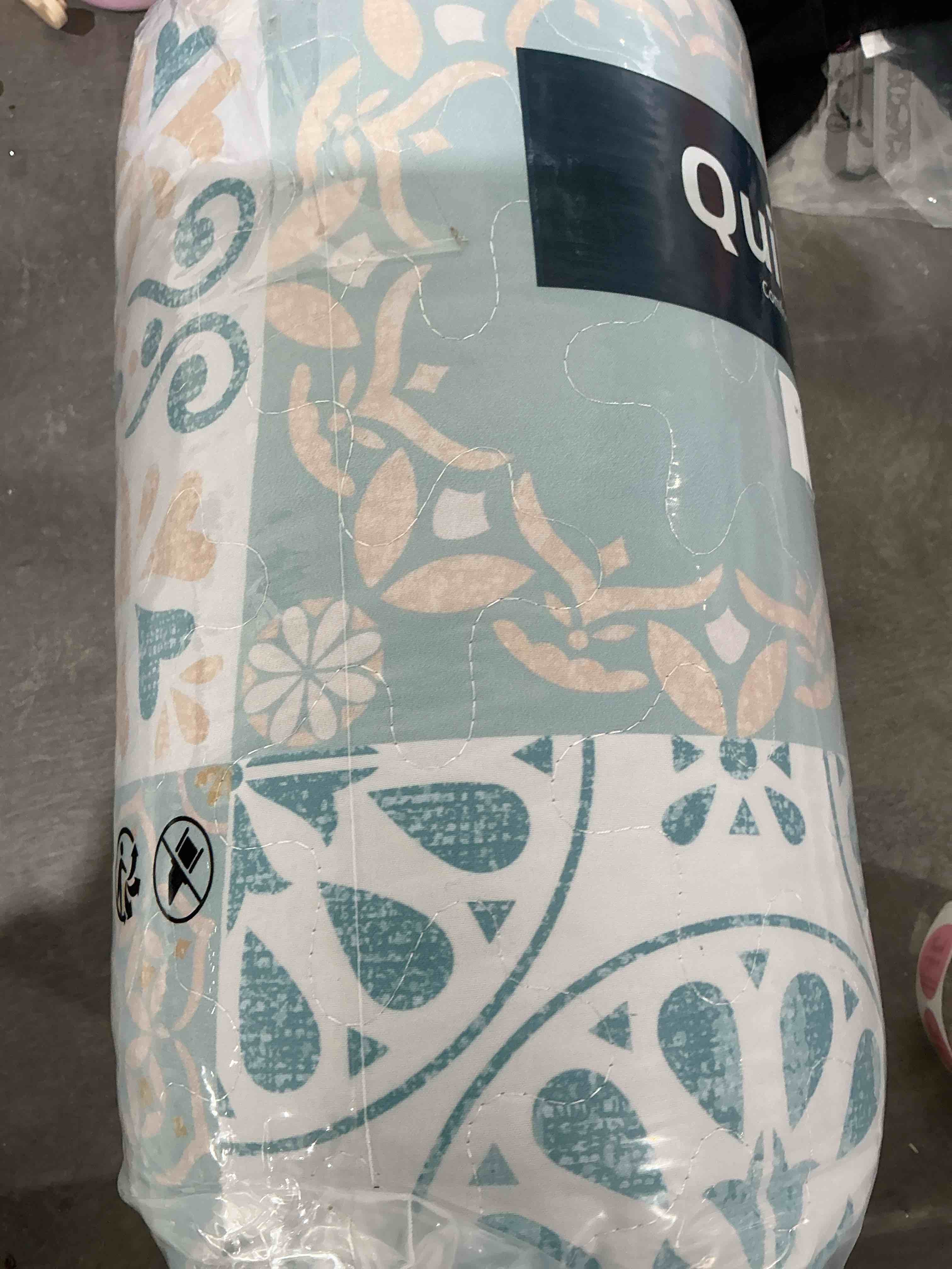 Condition photo showing Good Condition for Dobuyly Patchwork Quilt Set Queen Size, Aqua Blue Boho Summer Bedspreads Coverlet Set, 3 Pieces Soft Lightweight Microfiber Quilt Bedding Set for All Seasons 96"x90" Queen Aqua Blue