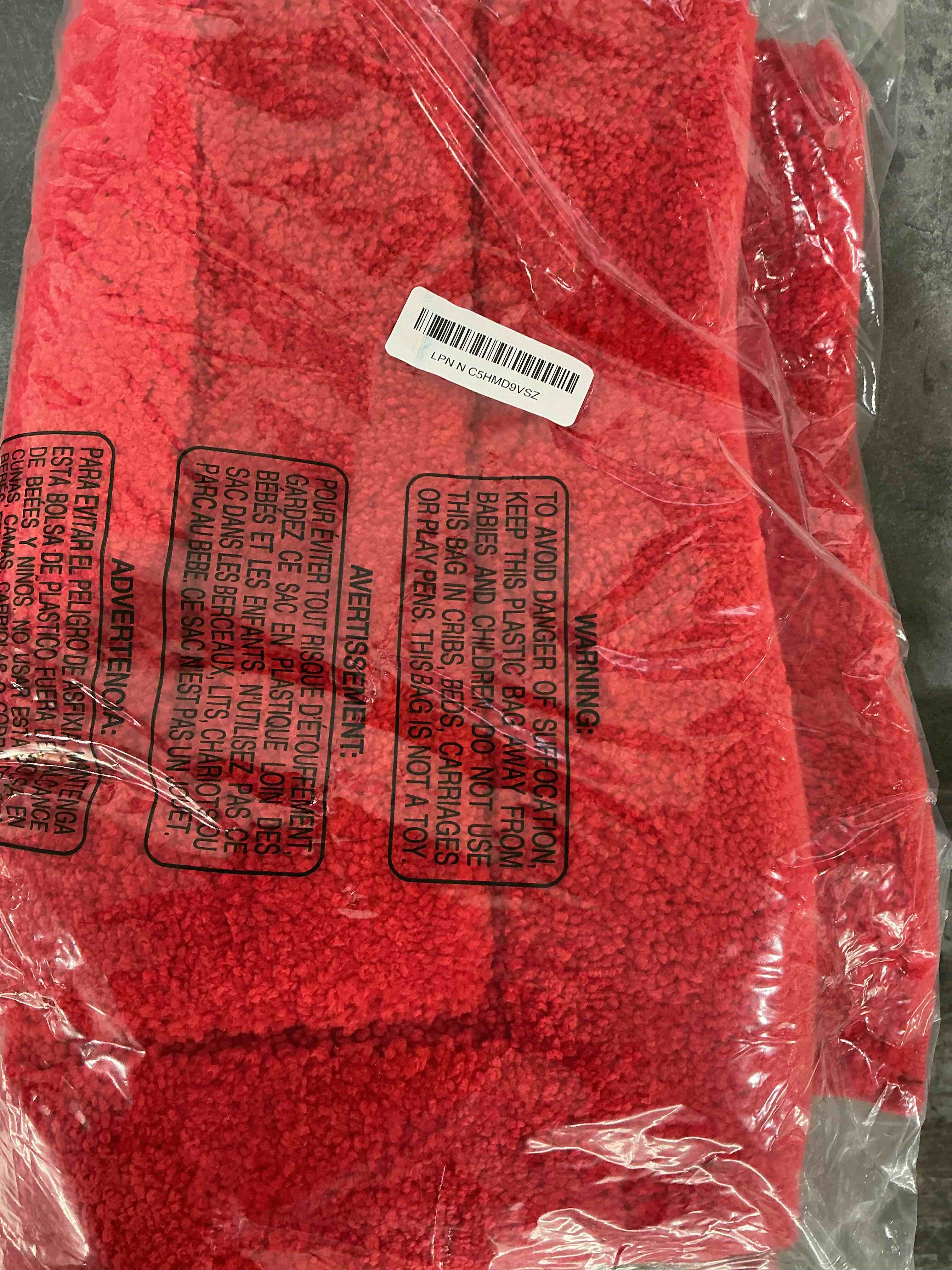 Condition photo showing Good Condition for GRANNY SAYS Christmas Bathroom Rug, 20" X 32" Bath Rugs for Bathroom, Microfiber Cute Bath Mats, Washable Rug for Bath Tub, Bath Mat Non-Slip, Christmas Decorations Indoor, Christmas Red Red 1'8" x 2'8" (20" x 32")