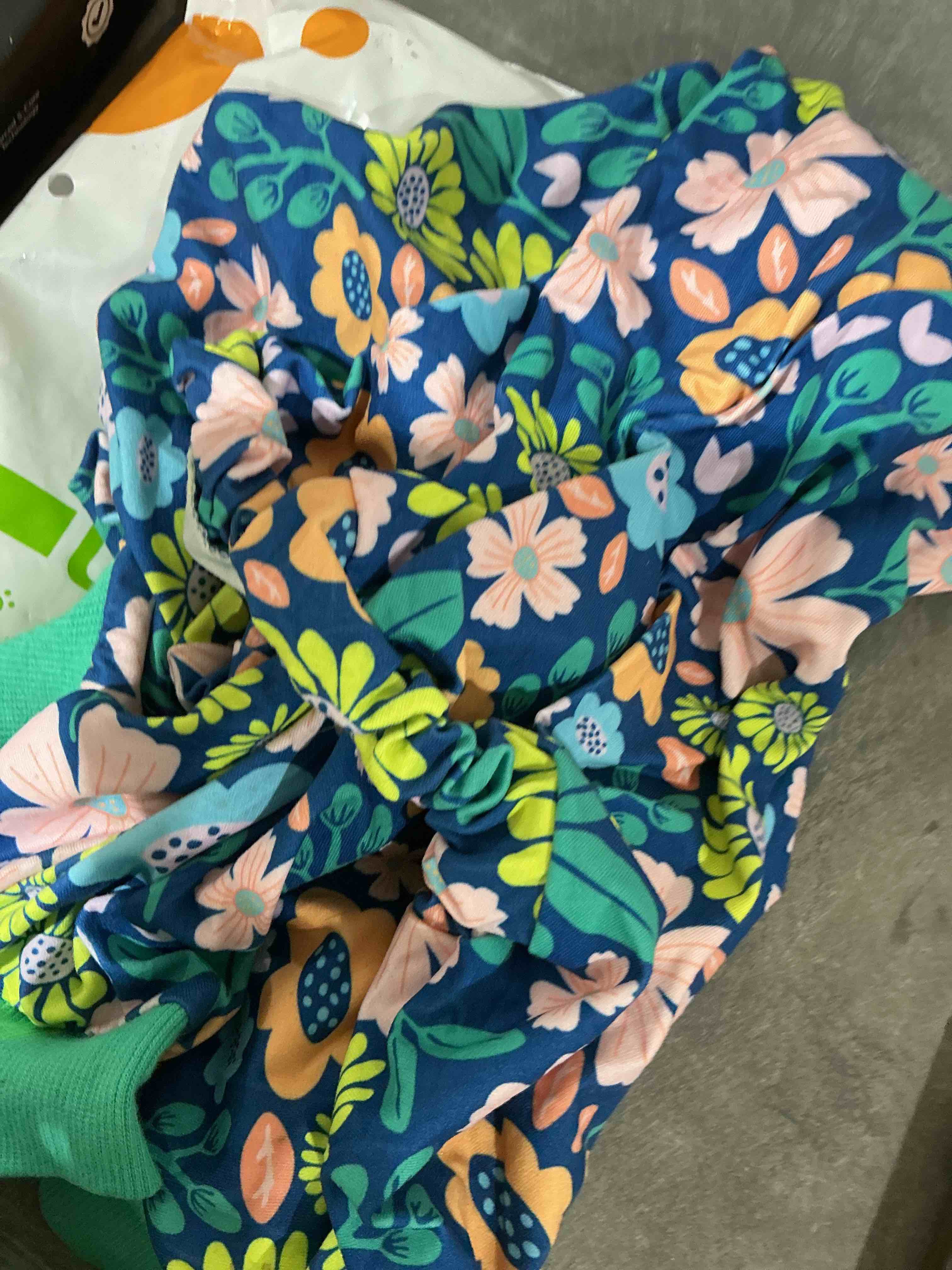 Condition photo showing Good Condition for LovinPet Onsie for Dog After Surgery Big Dogs, Big Dog Clothes, Post Surgery Onesie, Lightweight Fabric Pitbull Dog Pullover Pajamas, Puppy Pajamas, Pitbull Clothes, Blue Green M Medium Green/Green collar