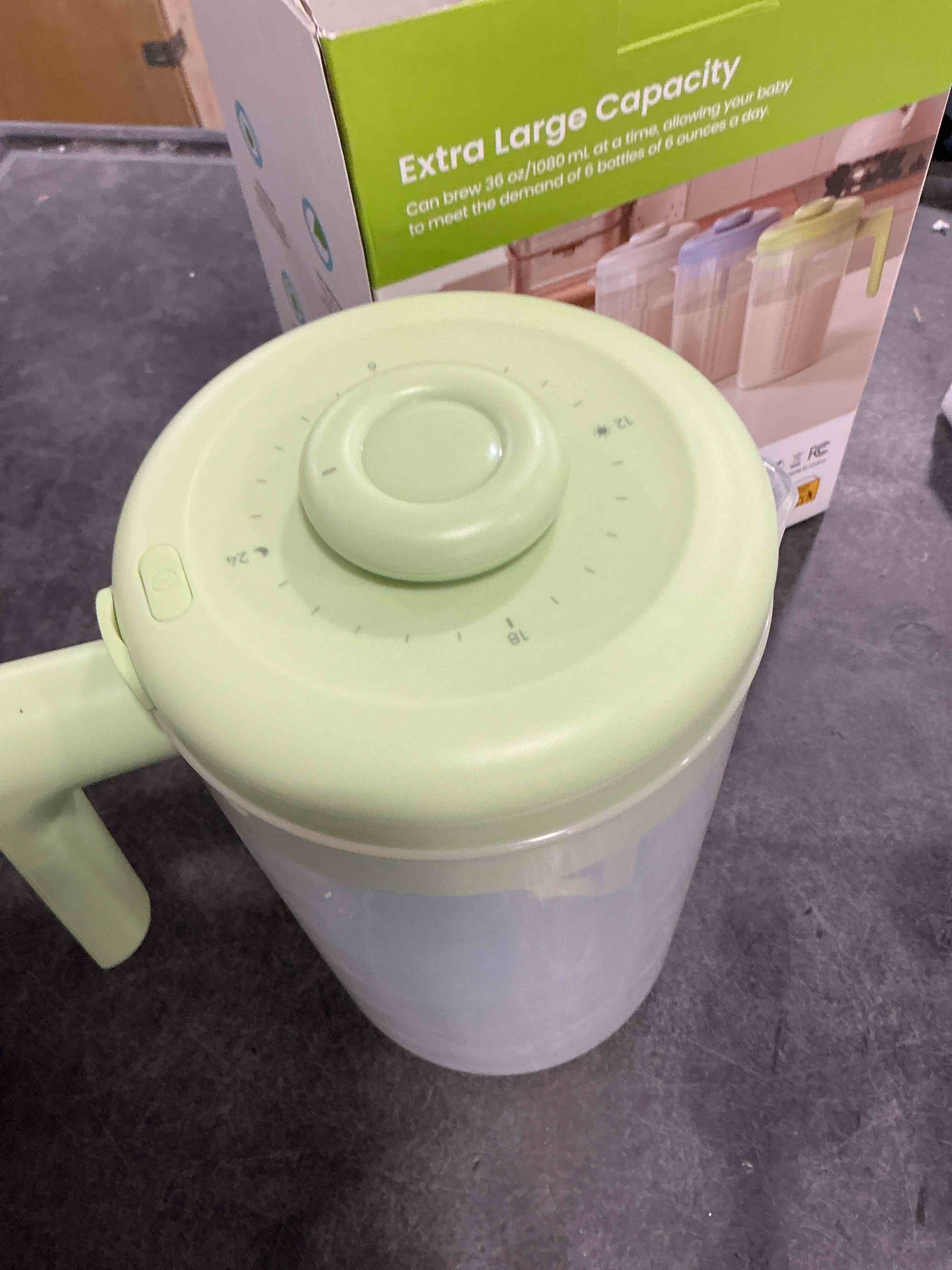 Condition photo showing Good Condition for Electric Formula Pitcher, 36 oz Baby Formula Mixing Pitcher, Automatic Baby Formula Mixer, Bidirectional Stirring Breastmilk Pitcher, Locking Lid Smooth Formula Maker Milk Storage for Fridge?Green)