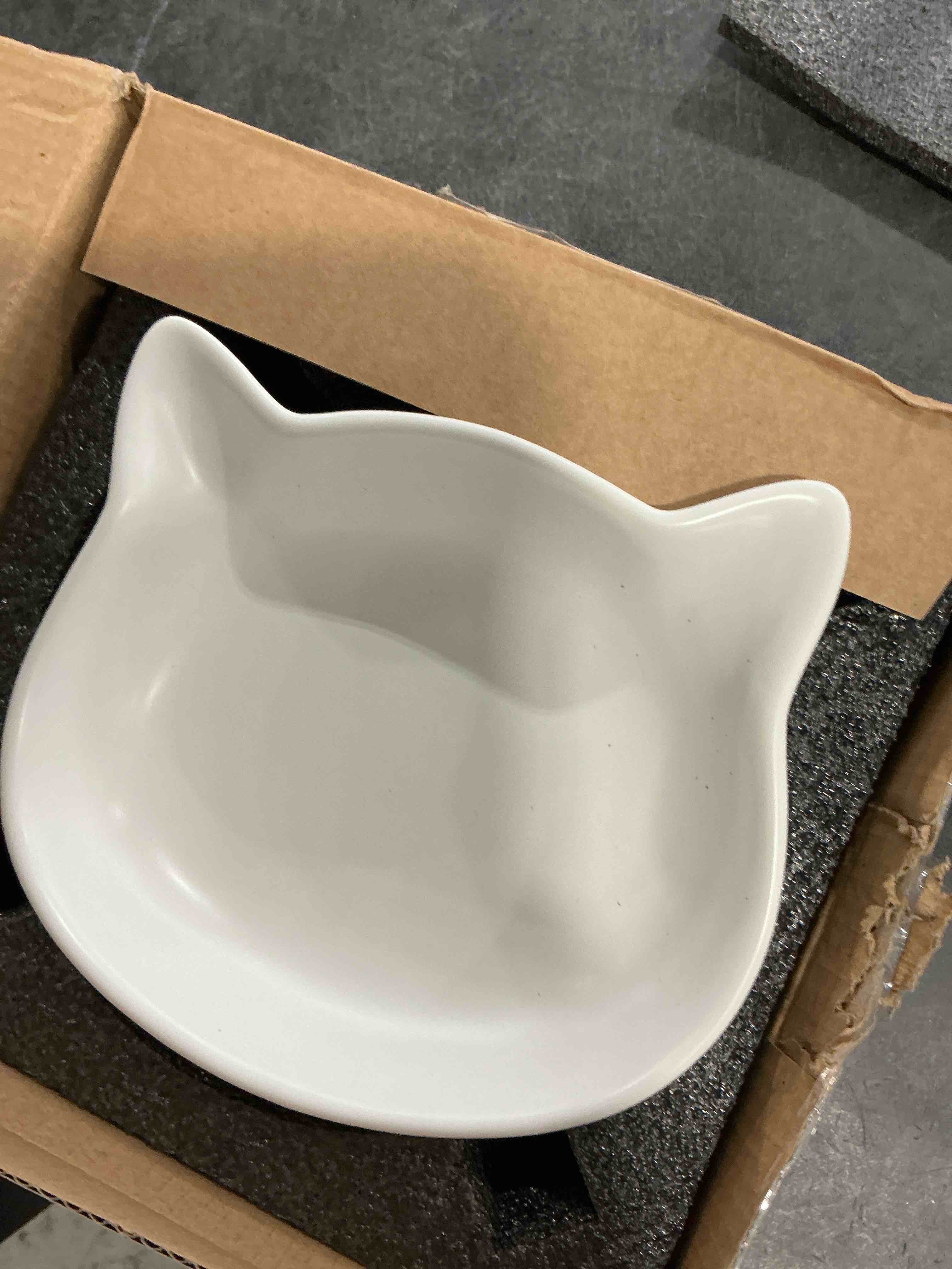 Condition photo showing Good Condition for Ceramic Elevated Cat Bowl, Raised Cat Food Water Bowl for Indoor Cats with Stand, Titled Anti-Vomiting Cat Dish?Whisker Friendly, All Life Stage White