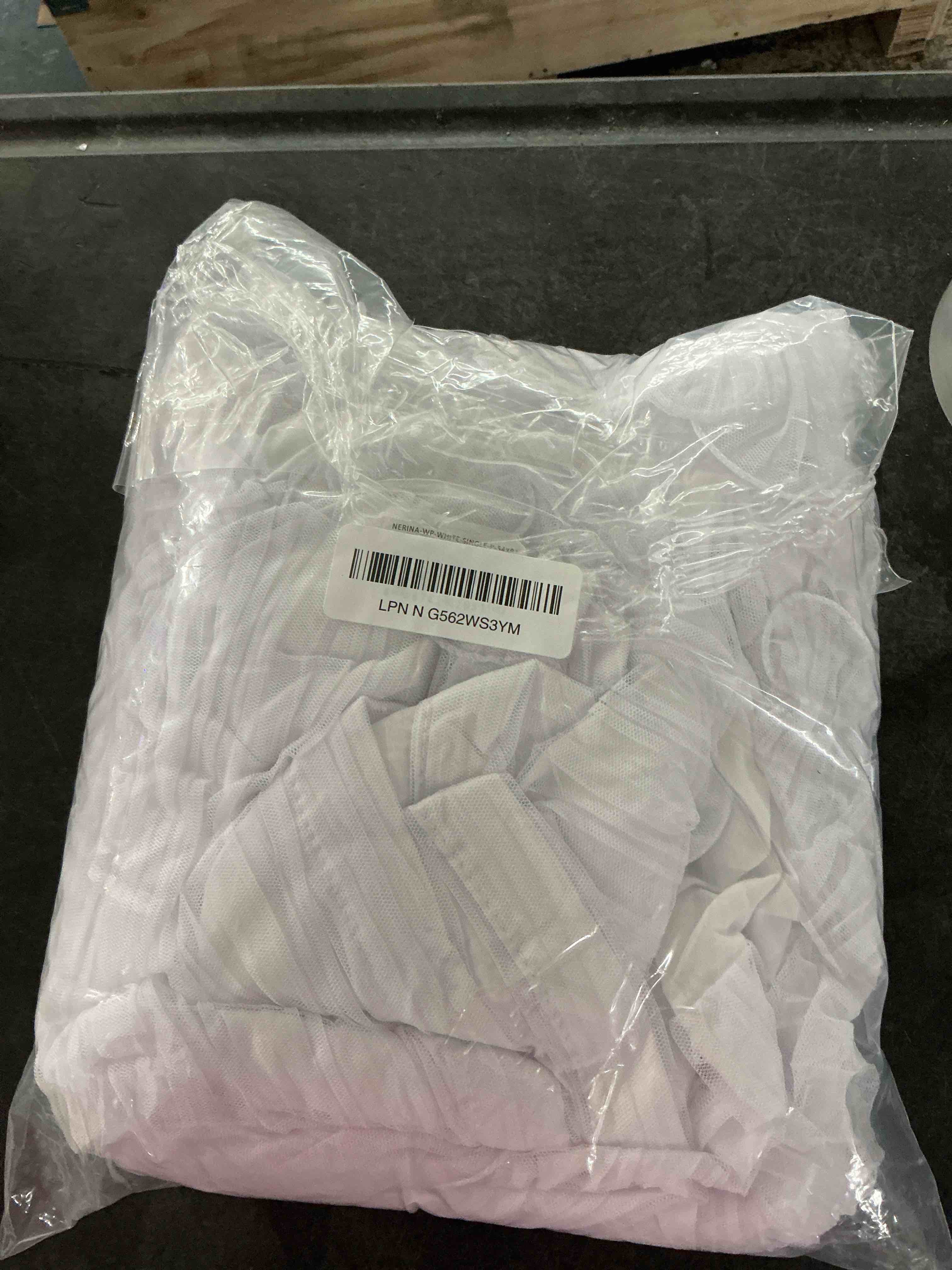 https://s3.amazonaws.com/lotting-images-prod/NonstopDeals/GRA3505008_1759934600927.jpeg