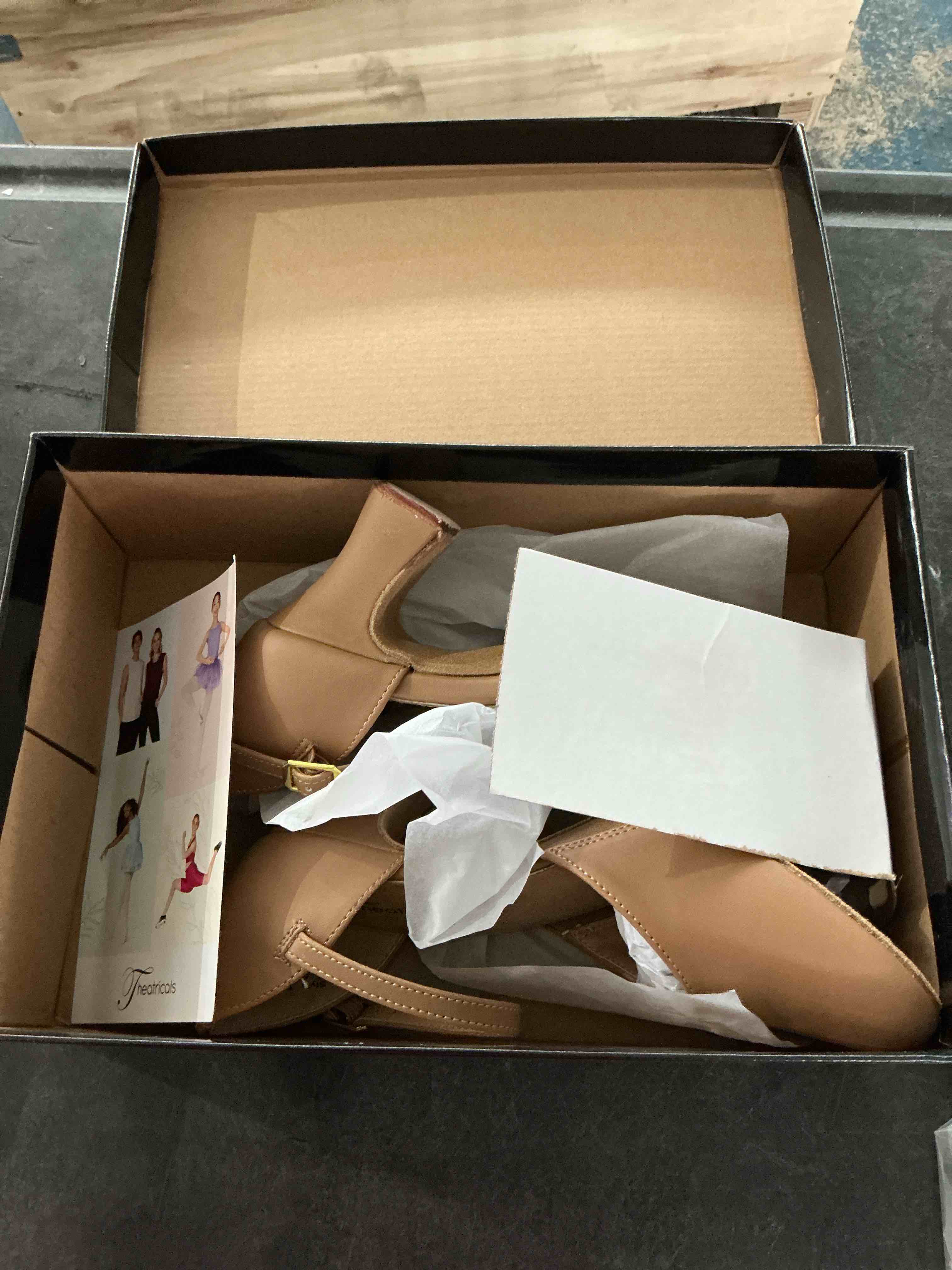 https://s3.amazonaws.com/lotting-images-prod/NonstopDeals/GRA3505017_1759936041432.jpeg