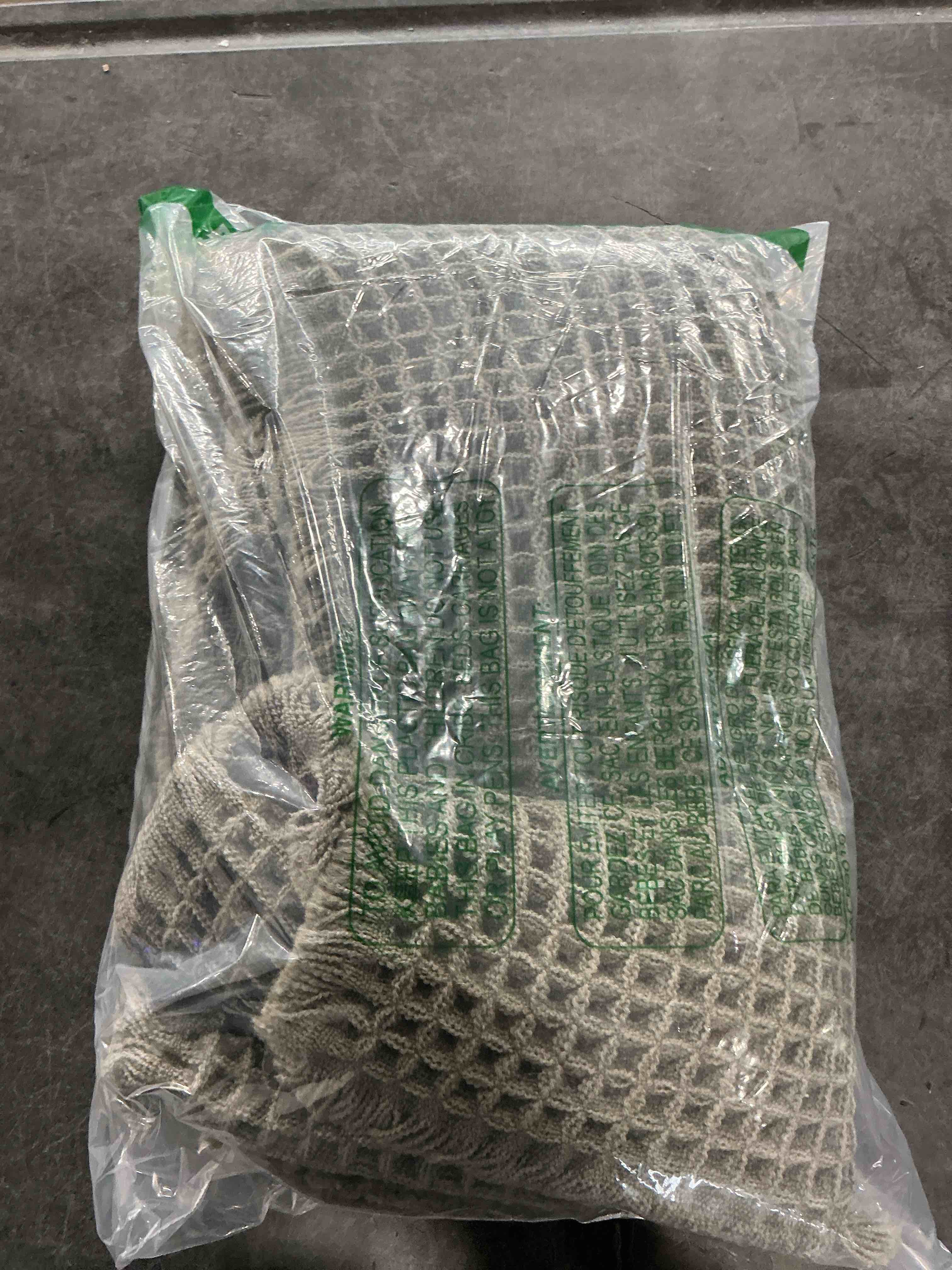 https://s3.amazonaws.com/lotting-images-prod/NonstopDeals/GRA3505232_1760040241600.jpeg