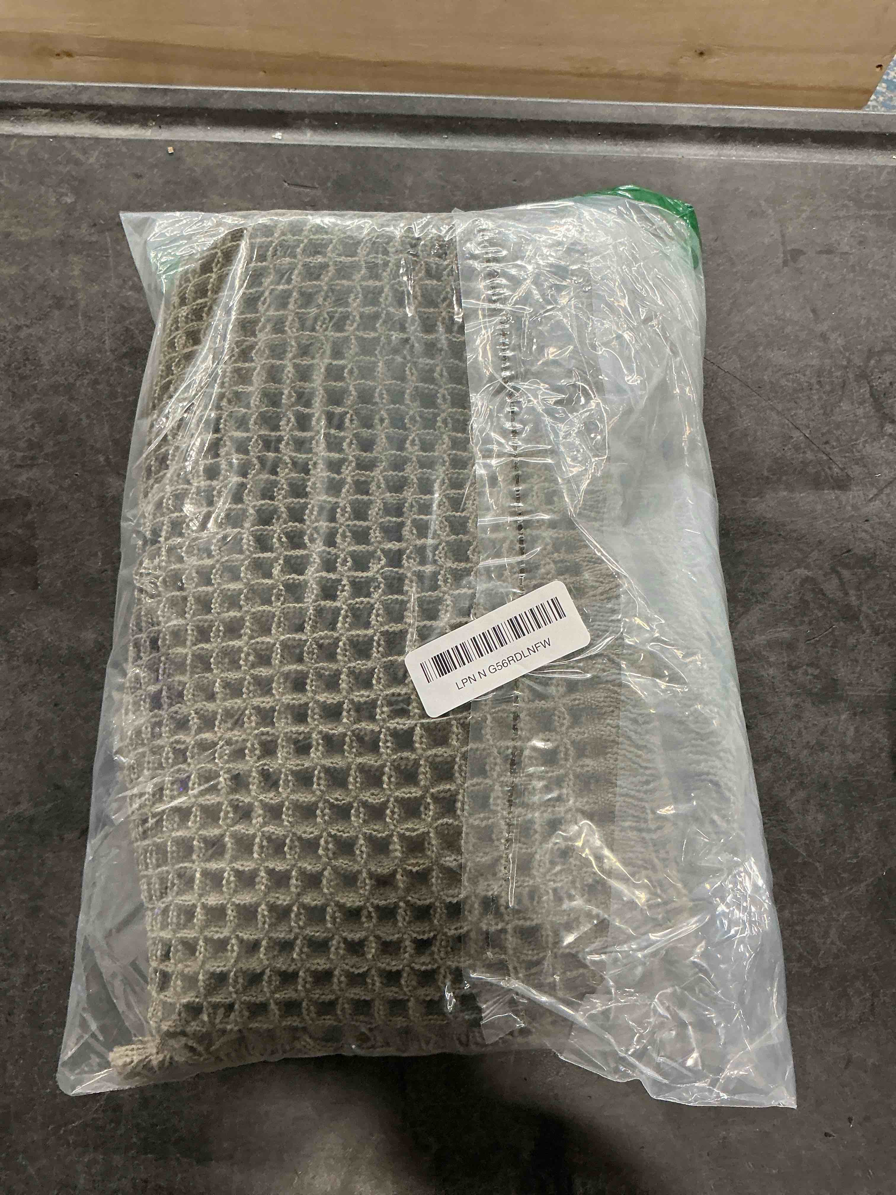 https://s3.amazonaws.com/lotting-images-prod/NonstopDeals/GRA3505232_1760040248009.jpeg