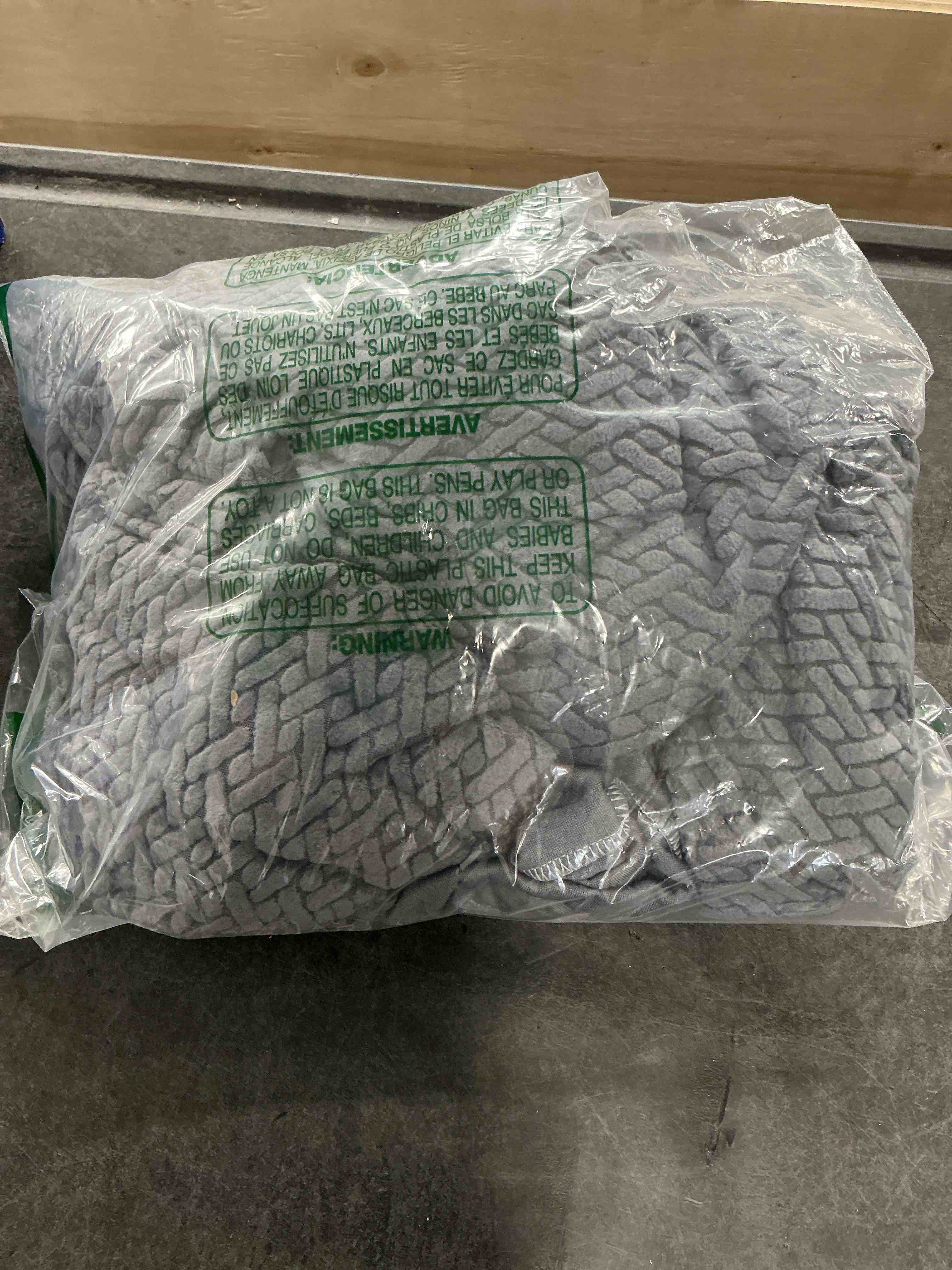 https://s3.amazonaws.com/lotting-images-prod/NonstopDeals/GRA3505243_1760042244225.jpeg
