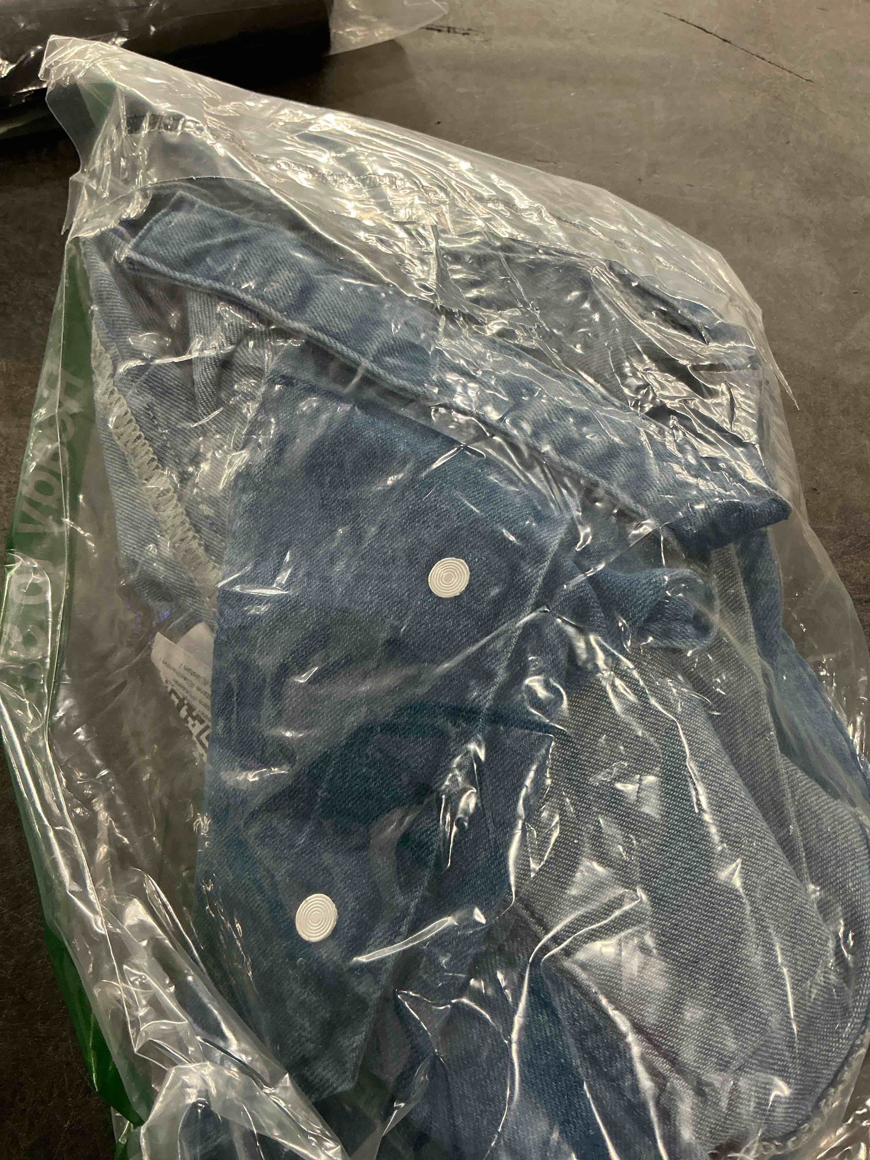 https://s3.amazonaws.com/lotting-images-prod/NonstopDeals/GRA3505267_1760045580712.jpeg