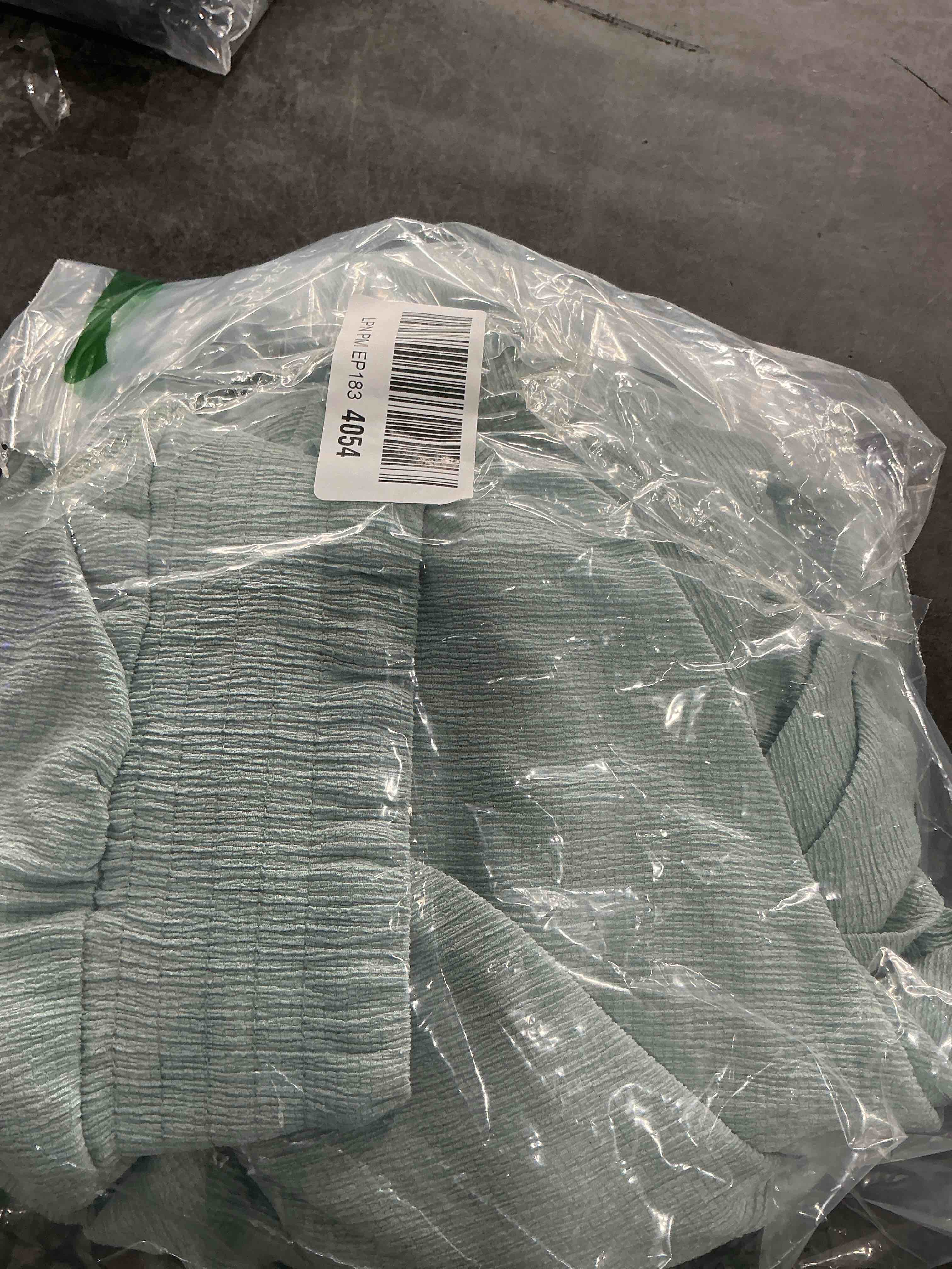 https://s3.amazonaws.com/lotting-images-prod/NonstopDeals/GRA3505268_1760045716979.jpeg
