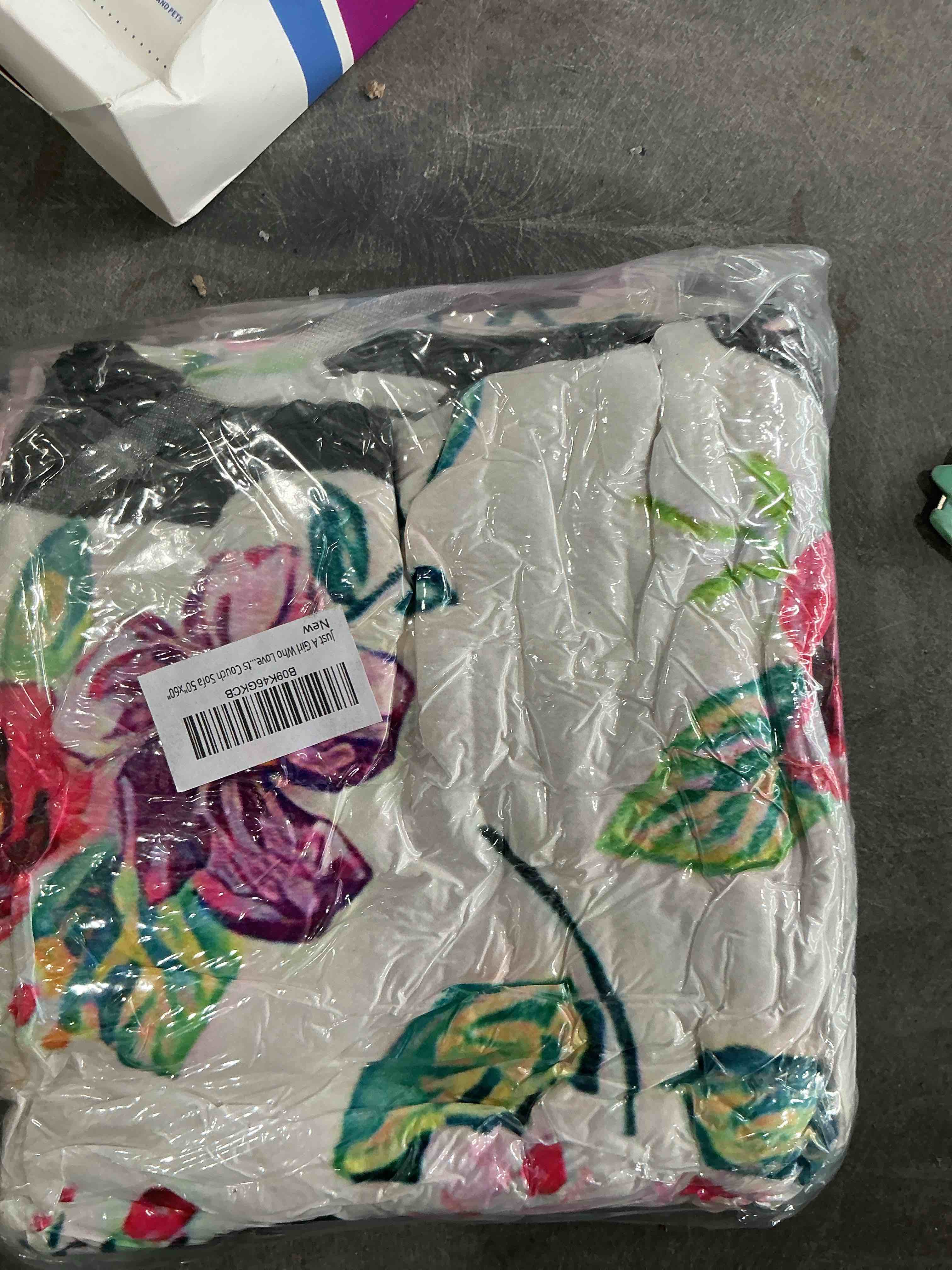 https://s3.amazonaws.com/lotting-images-prod/NonstopDeals/GRA3505366_1760118321191.jpeg