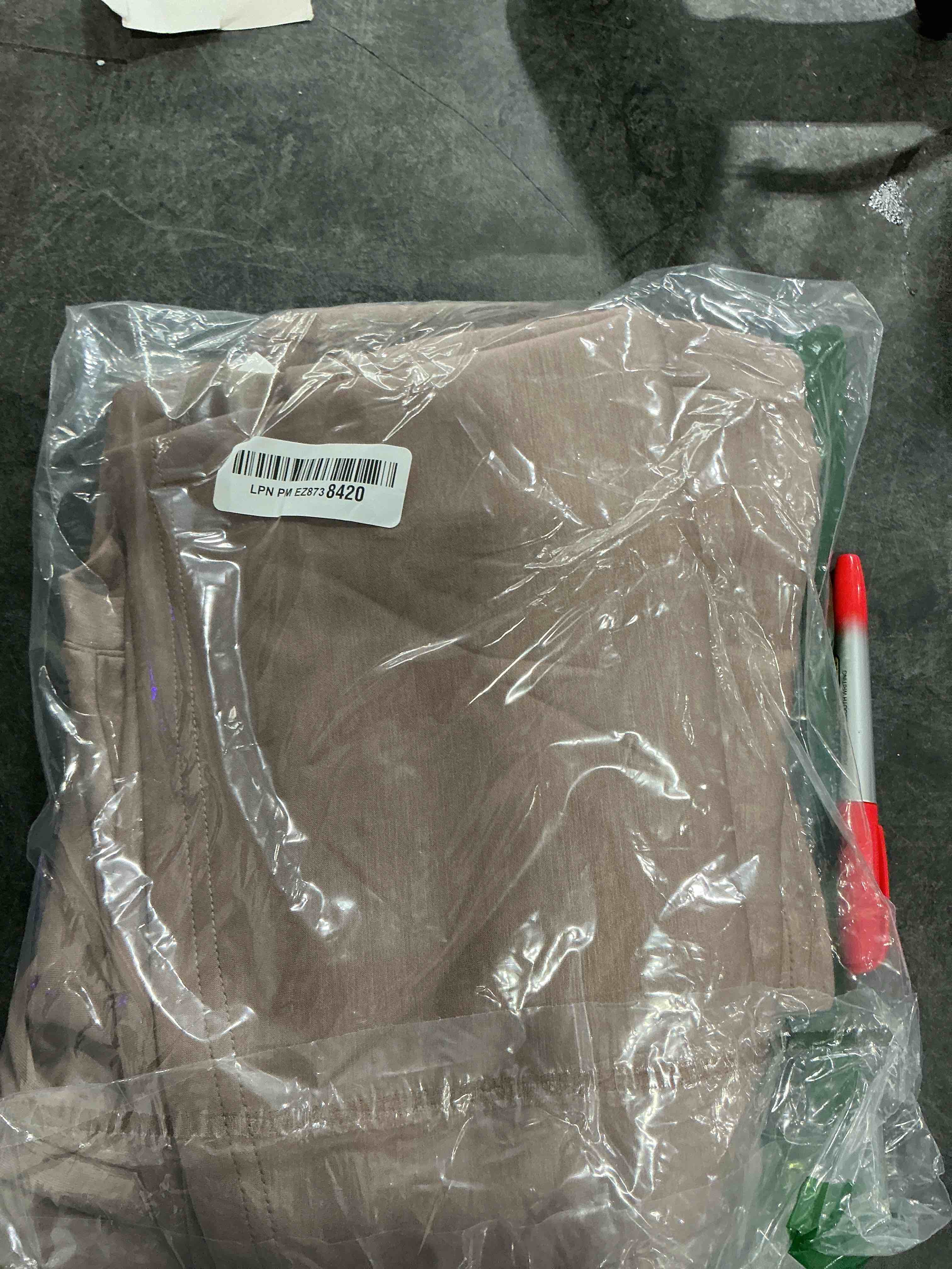 https://s3.amazonaws.com/lotting-images-prod/NonstopDeals/GRA3505496_1760132772294.jpeg