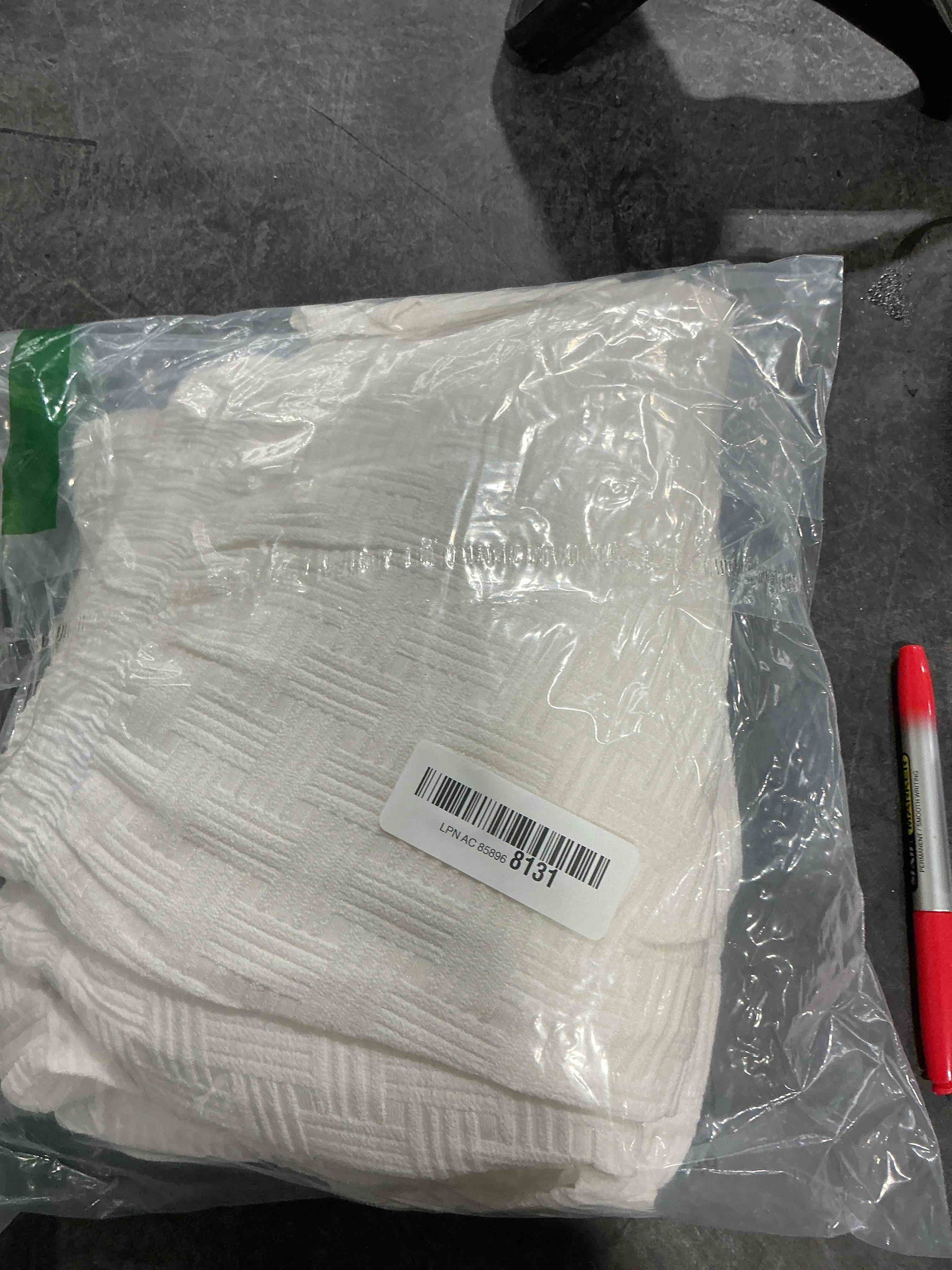 https://s3.amazonaws.com/lotting-images-prod/NonstopDeals/GRA3505500_1760133063591.jpeg