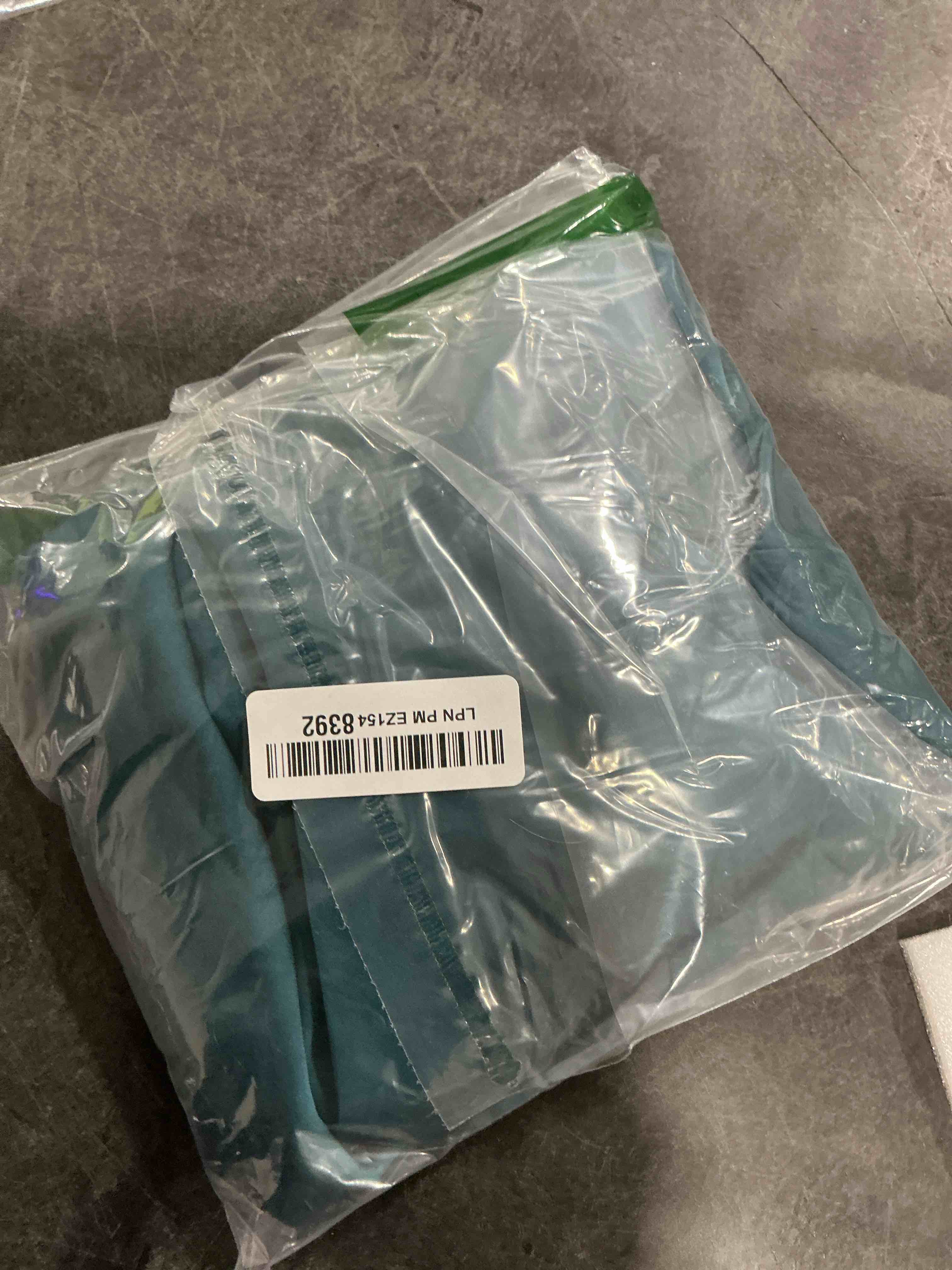 https://s3.amazonaws.com/lotting-images-prod/NonstopDeals/GRA3505541_1760136228718.jpeg