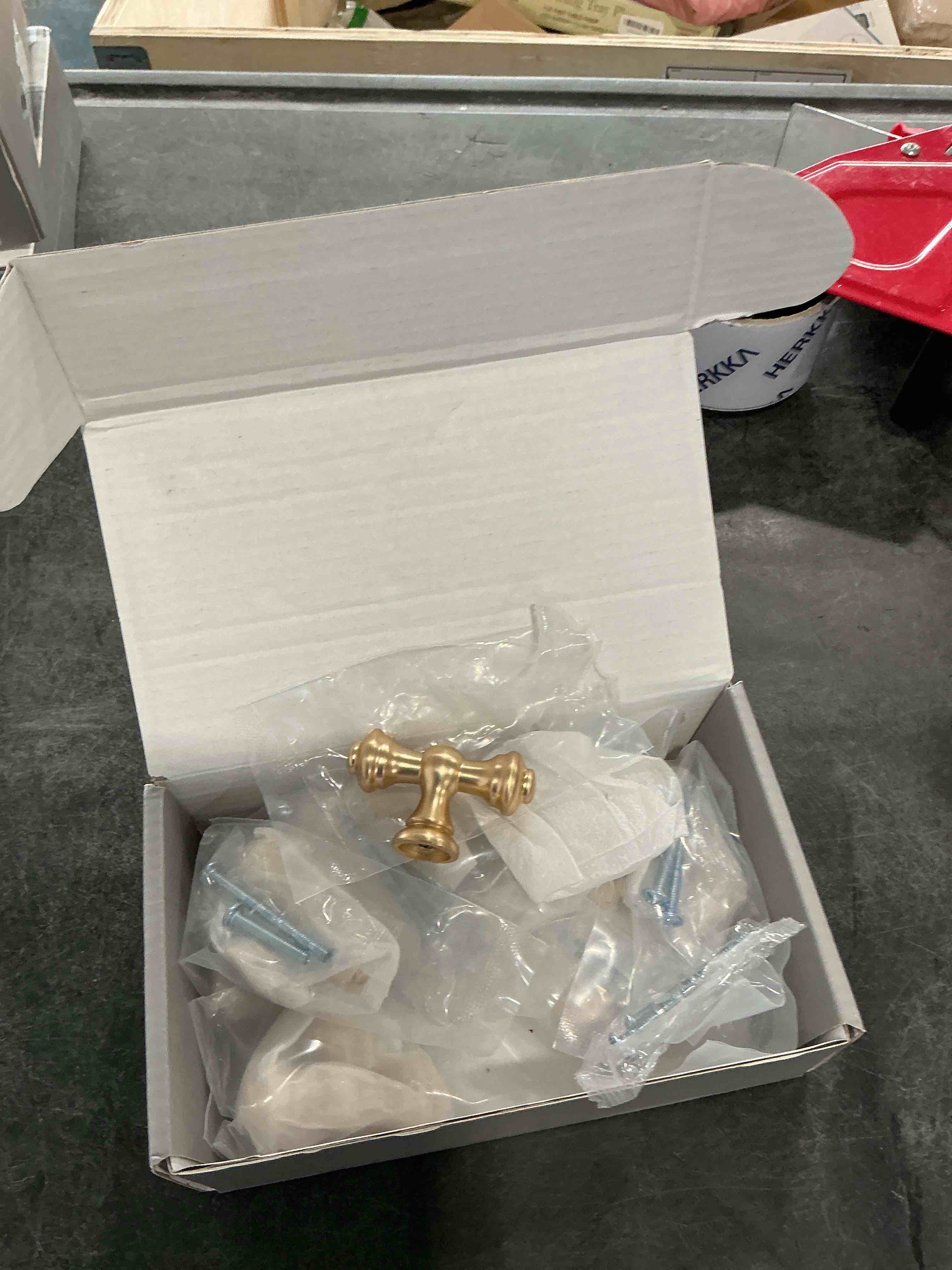 https://s3.amazonaws.com/lotting-images-prod/NonstopDeals/GRA3505700_1760379027245.jpeg