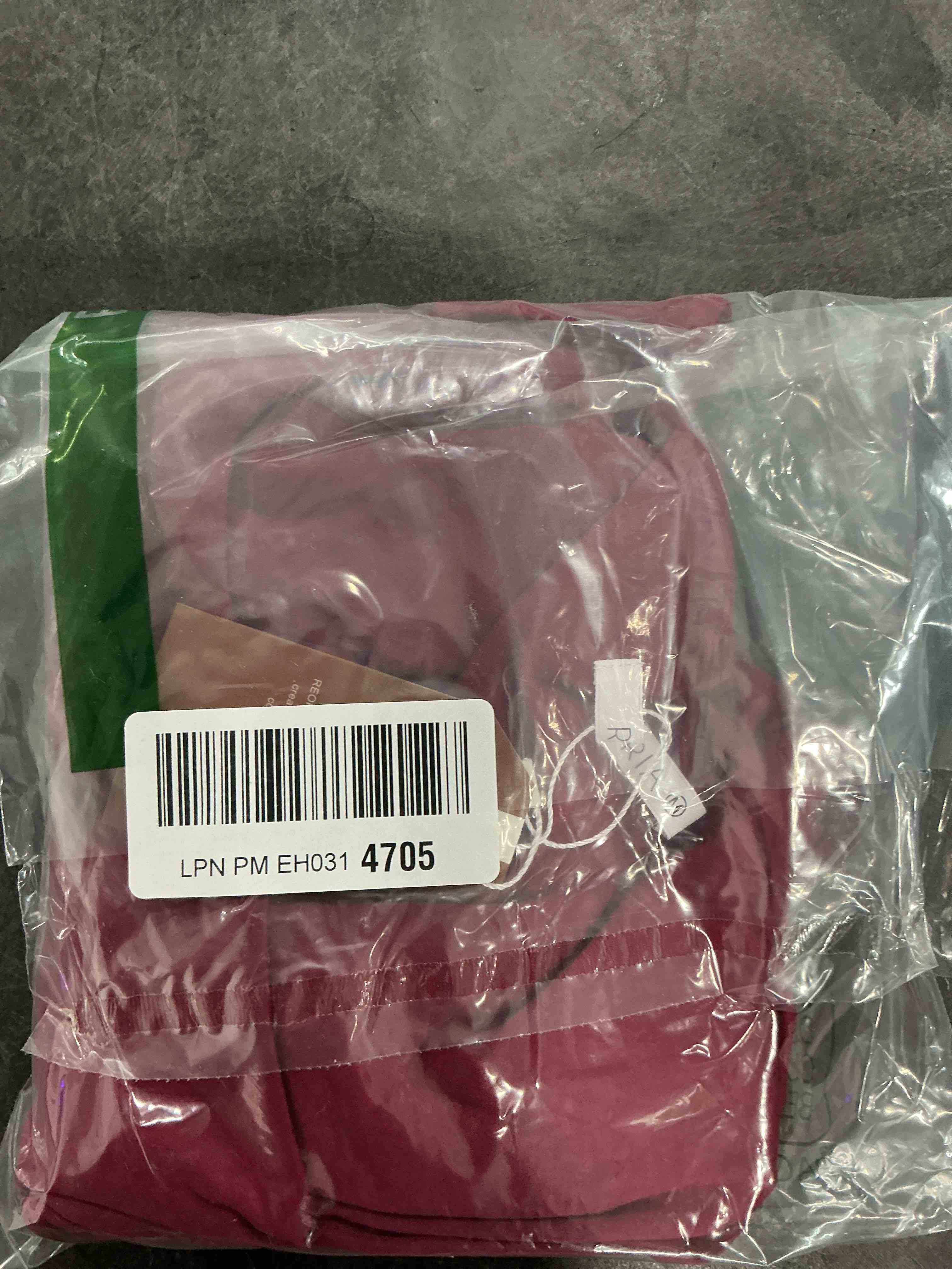 https://s3.amazonaws.com/lotting-images-prod/NonstopDeals/GRA3505818_1760454439868.jpeg