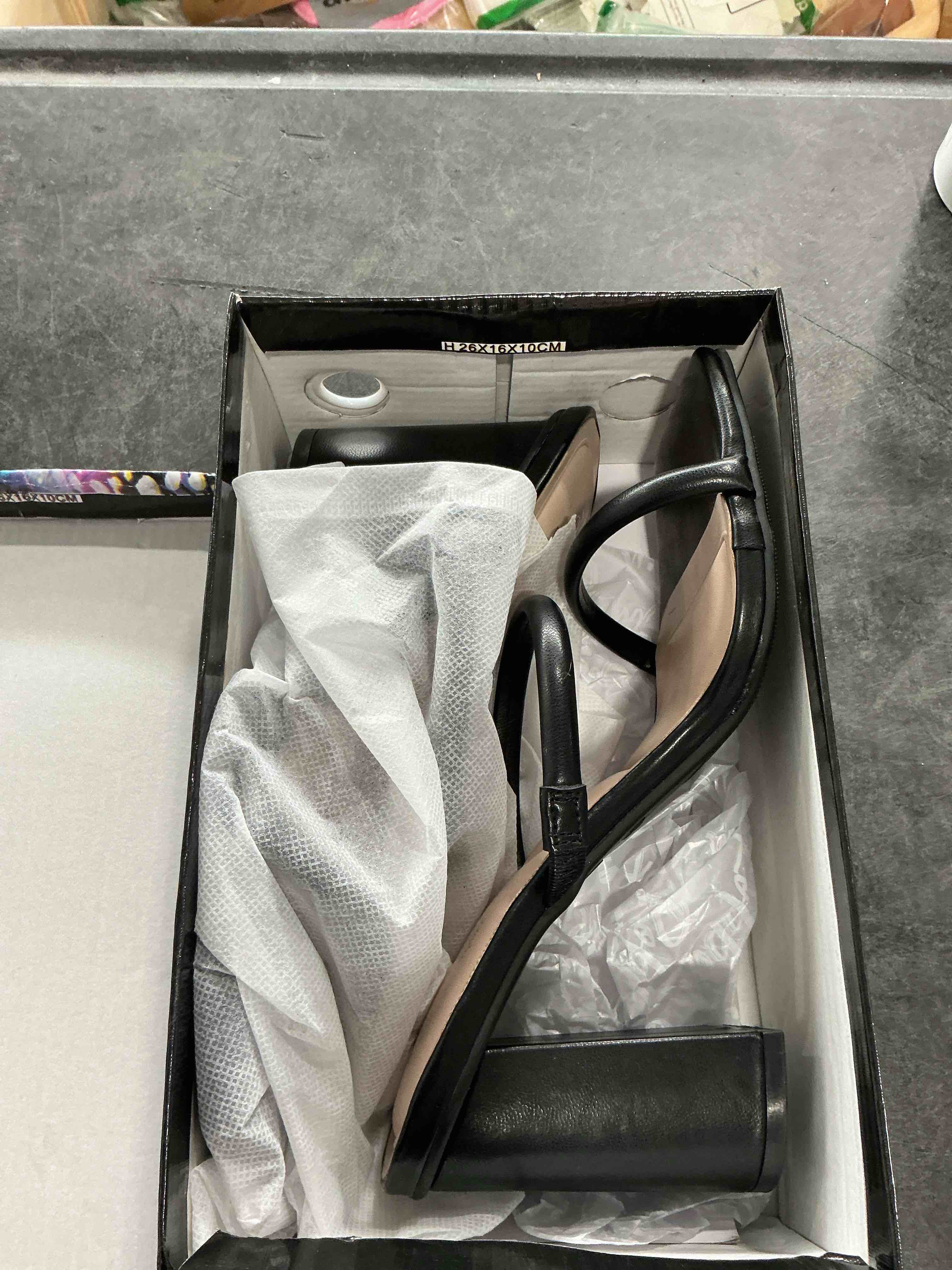 https://s3.amazonaws.com/lotting-images-prod/NonstopDeals/GRA3505871_1760464499270.jpeg