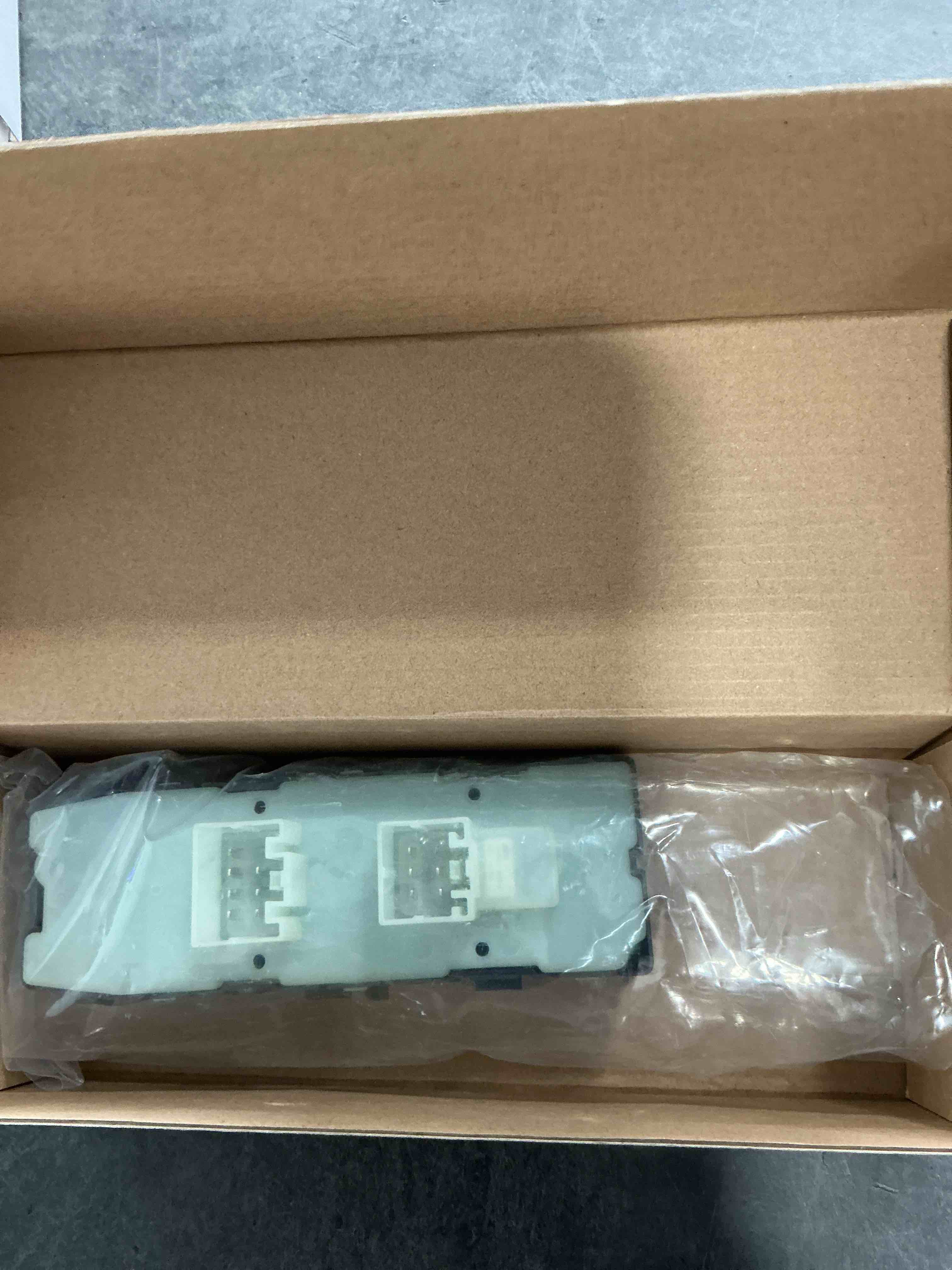 https://s3.amazonaws.com/lotting-images-prod/NonstopDeals/GRA3505880_1760468261792.jpeg
