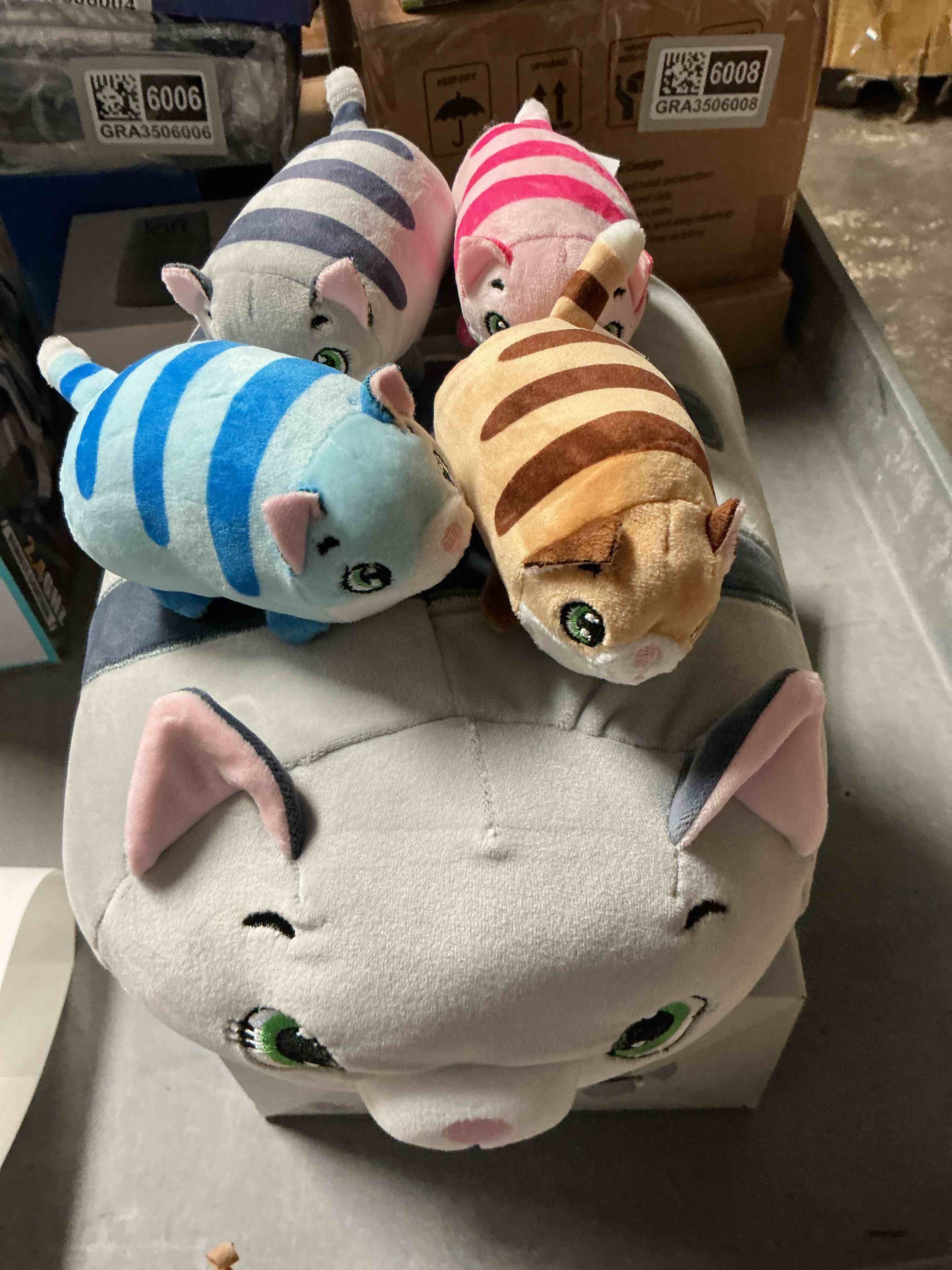 https://s3.amazonaws.com/lotting-images-prod/NonstopDeals/GRA3506002_1760538392672.jpeg