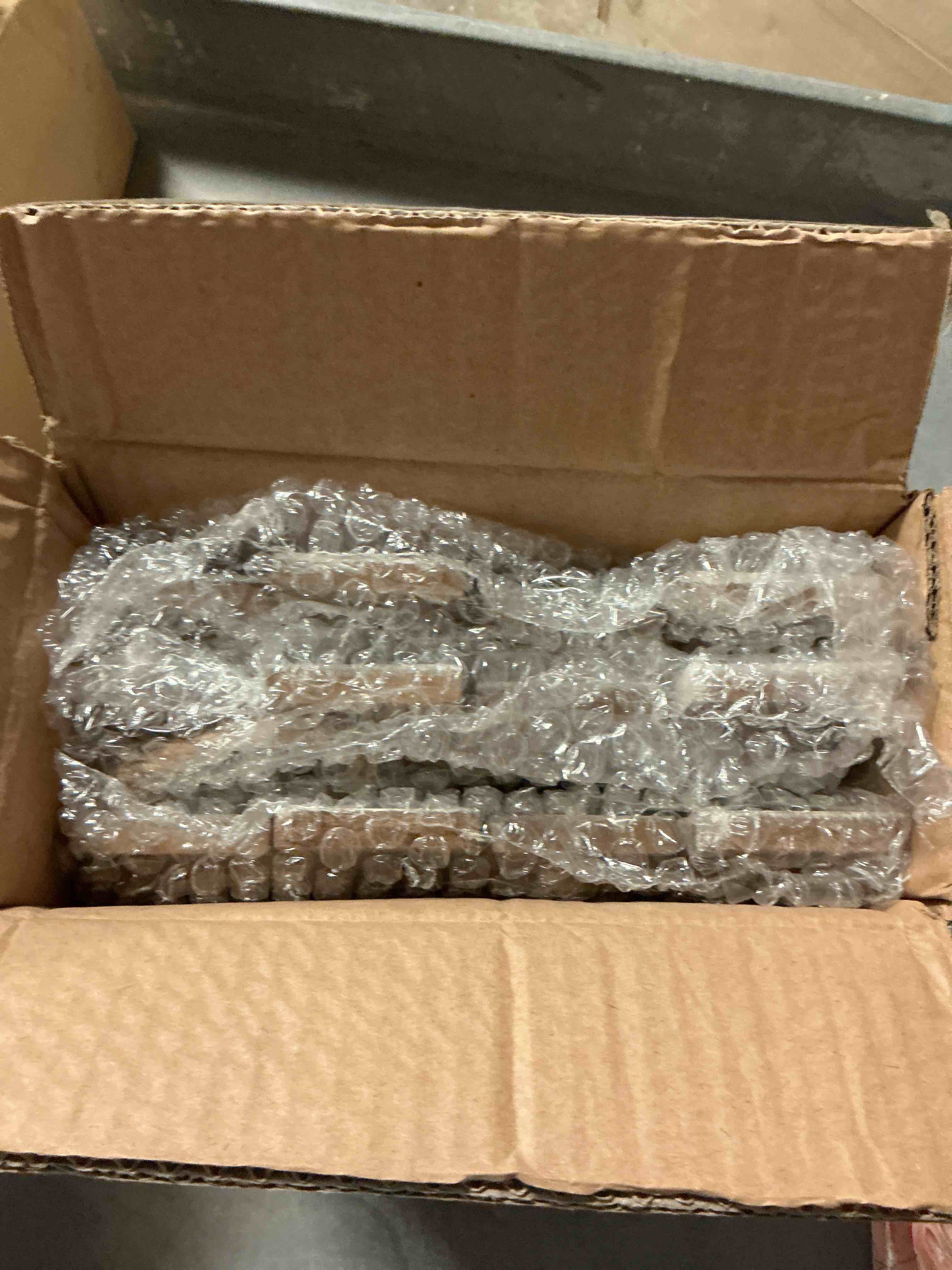 https://s3.amazonaws.com/lotting-images-prod/NonstopDeals/GRA3506018_1760541754132.jpeg