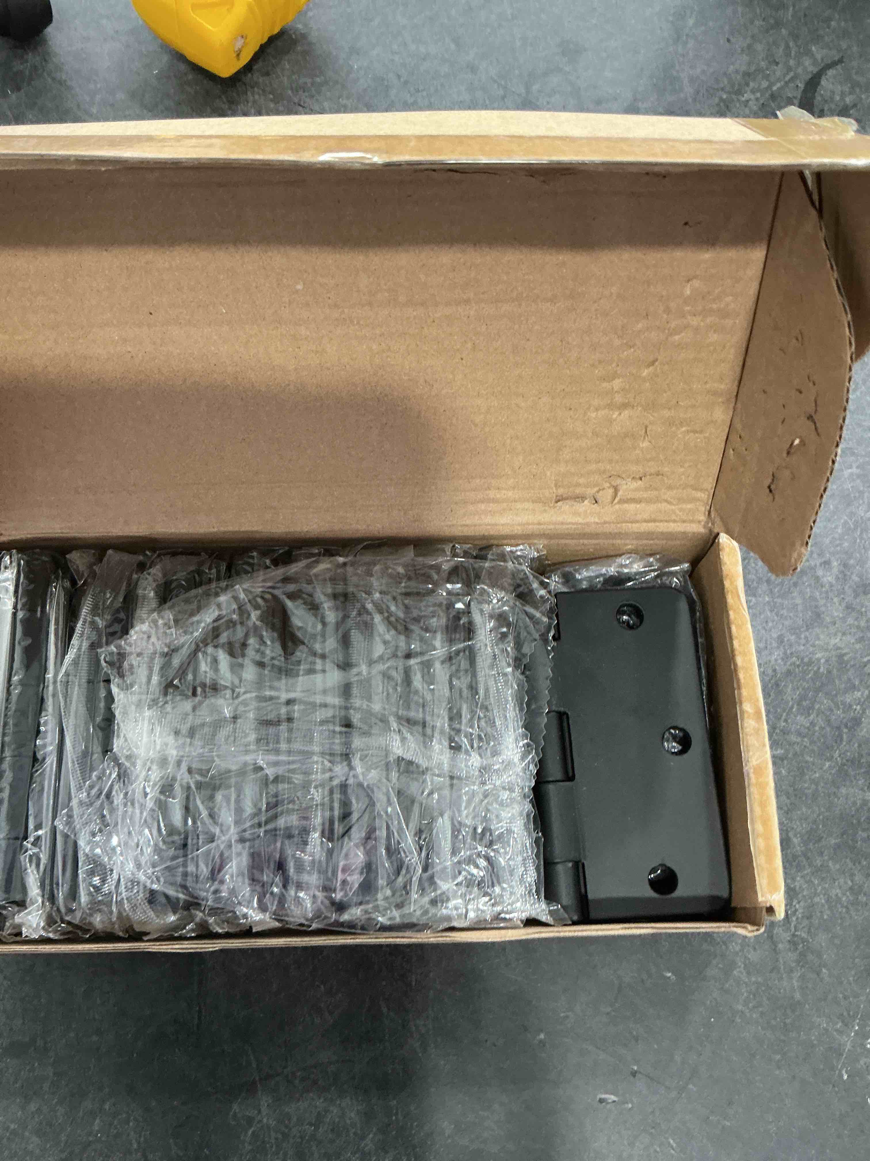 https://s3.amazonaws.com/lotting-images-prod/NonstopDeals/GRA3506065_1760550458848.jpeg