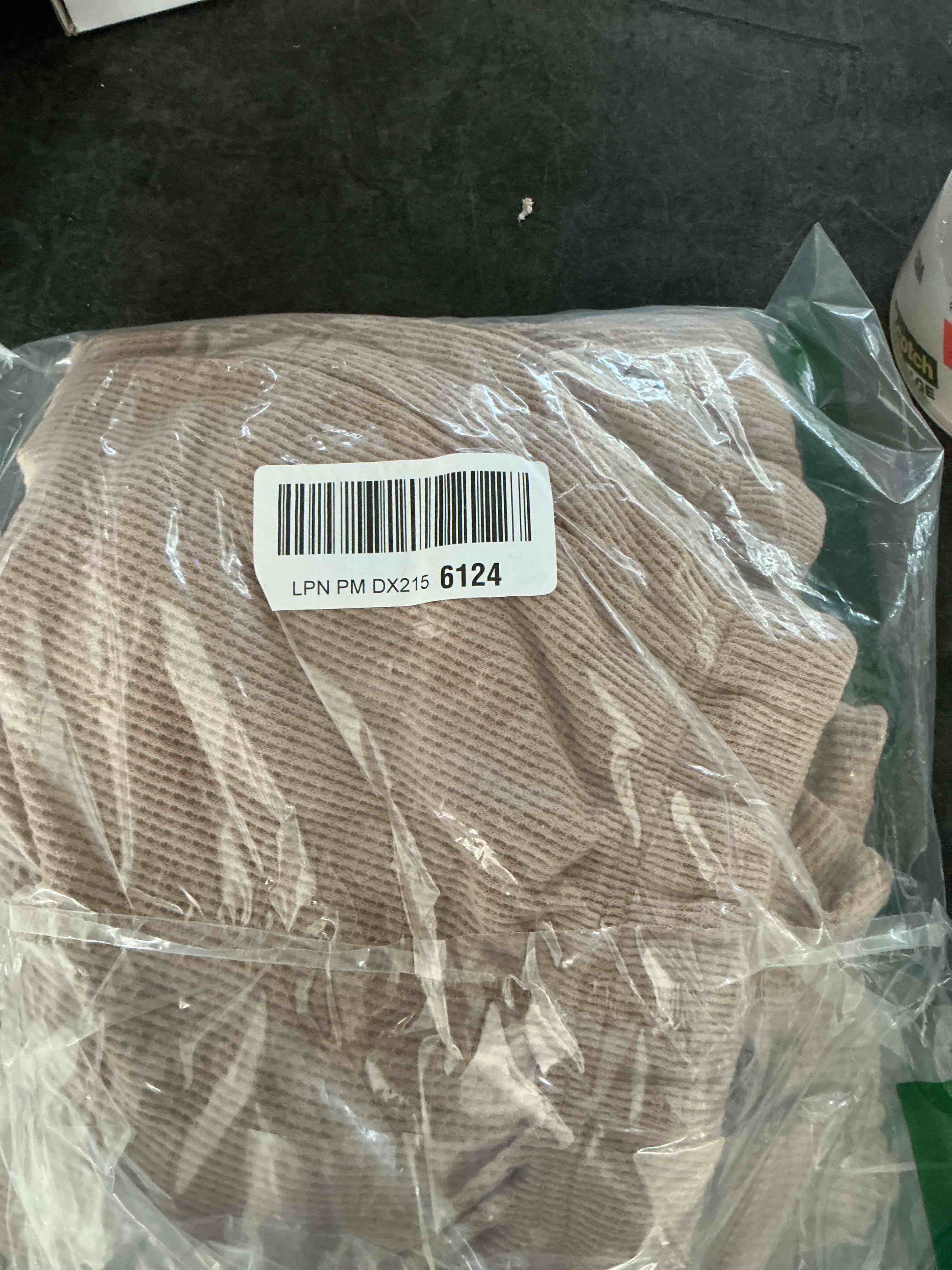 https://s3.amazonaws.com/lotting-images-prod/NonstopDeals/GRA3506107_1760618974661.jpeg