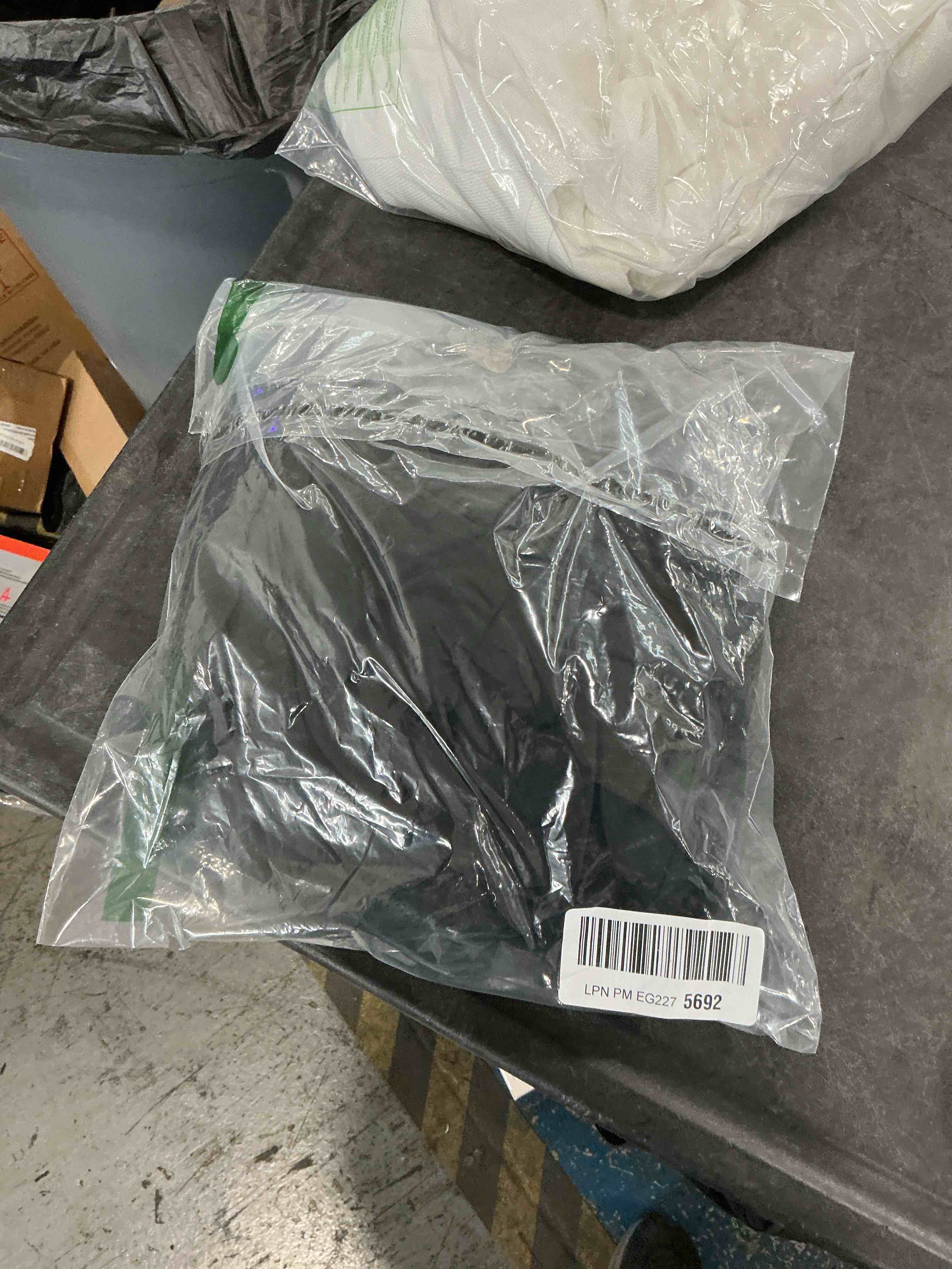 https://s3.amazonaws.com/lotting-images-prod/NonstopDeals/GRA3506174_1760628956409.jpeg