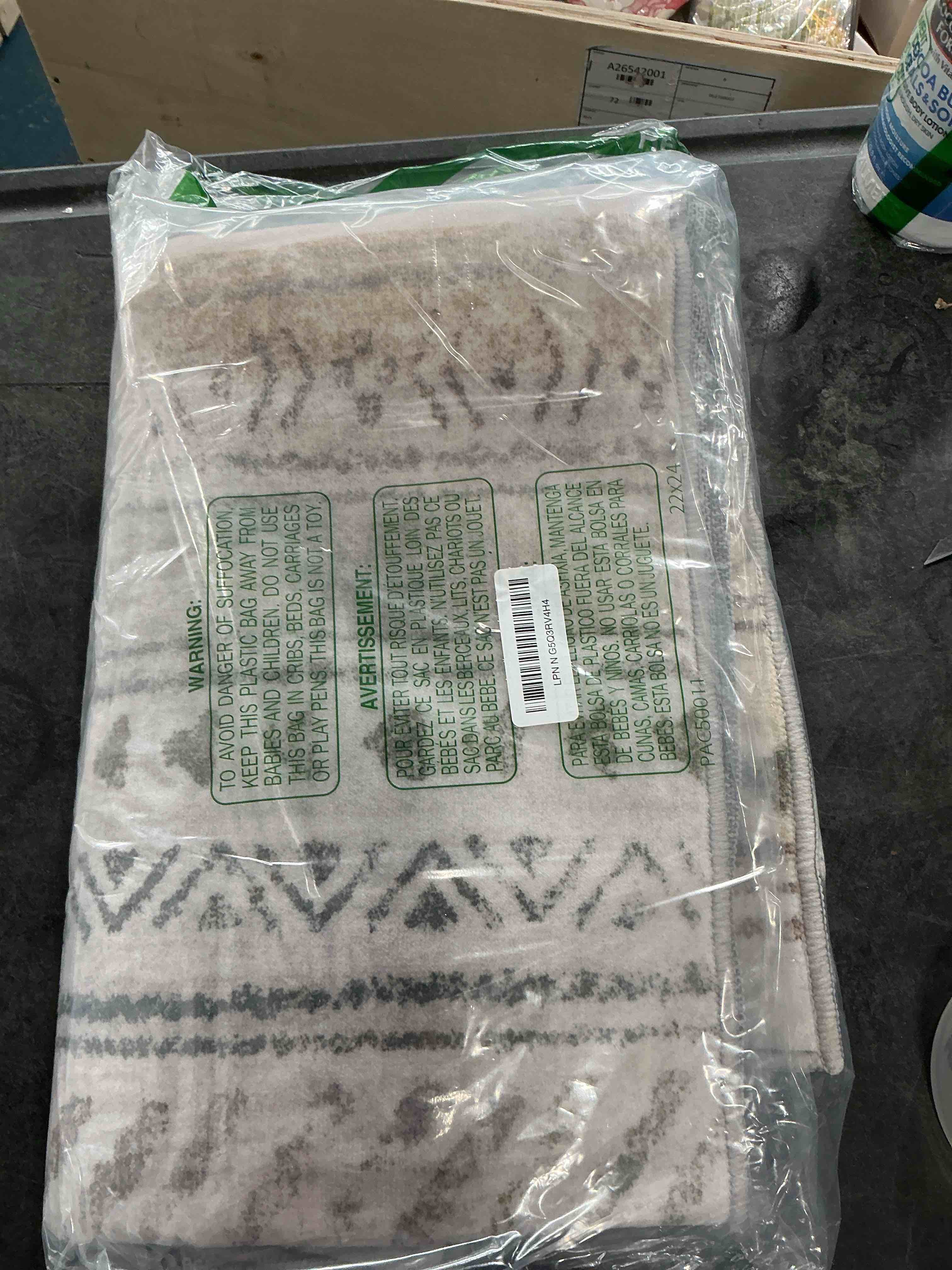 https://s3.amazonaws.com/lotting-images-prod/NonstopDeals/GRA3506205_1760636731130.jpeg
