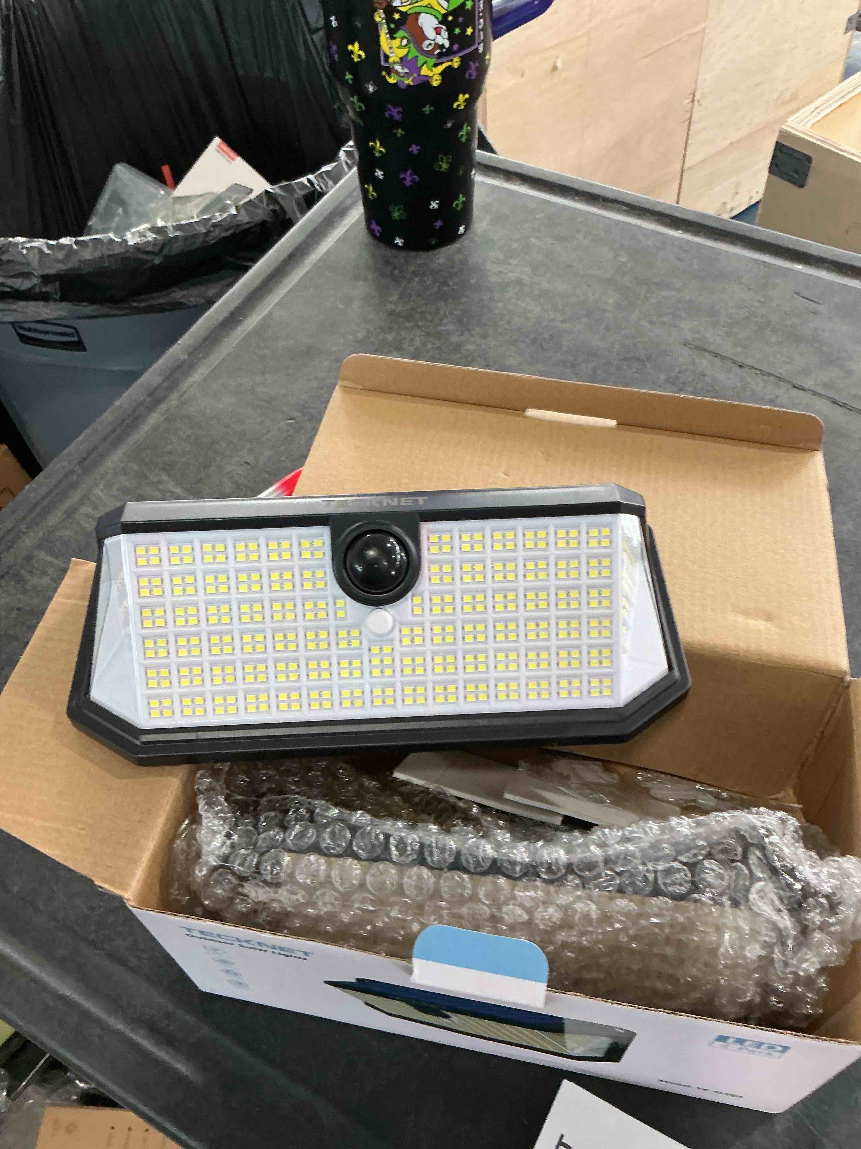 https://s3.amazonaws.com/lotting-images-prod/NonstopDeals/GRA3506250_1760643343189.jpeg