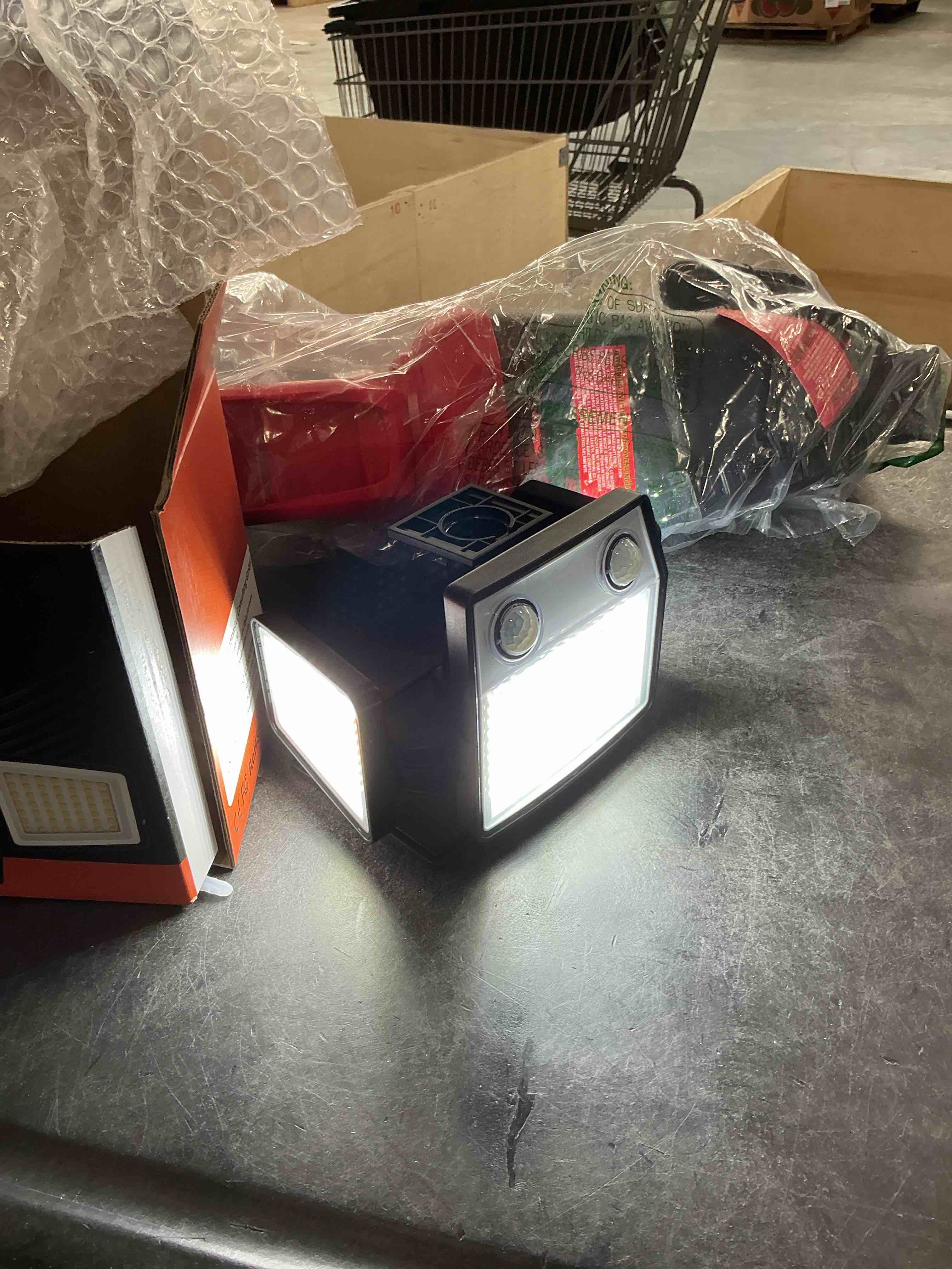 https://s3.amazonaws.com/lotting-images-prod/NonstopDeals/GRA3506255_1760644111201.jpeg