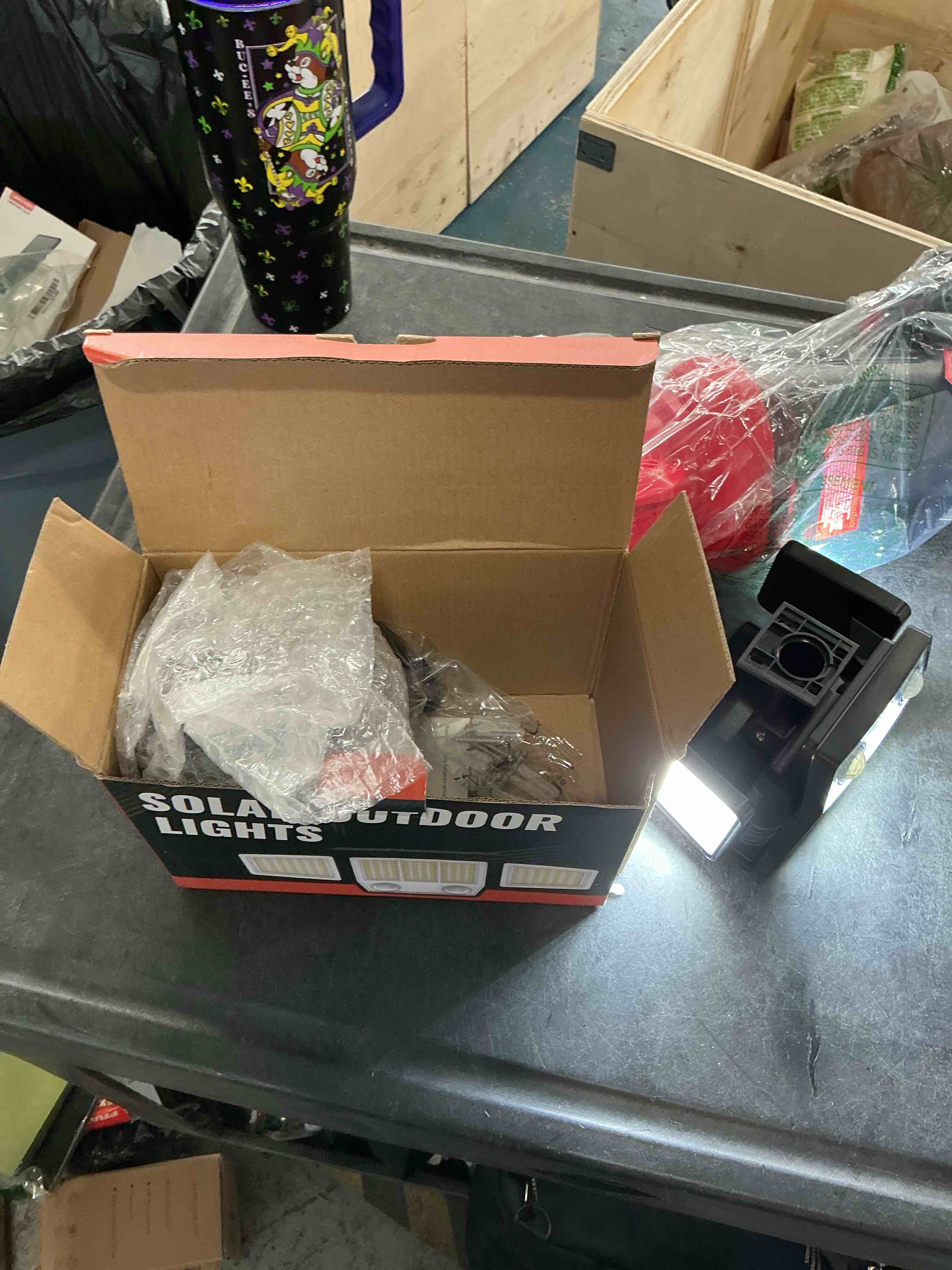 https://s3.amazonaws.com/lotting-images-prod/NonstopDeals/GRA3506255_1760644114518.jpeg