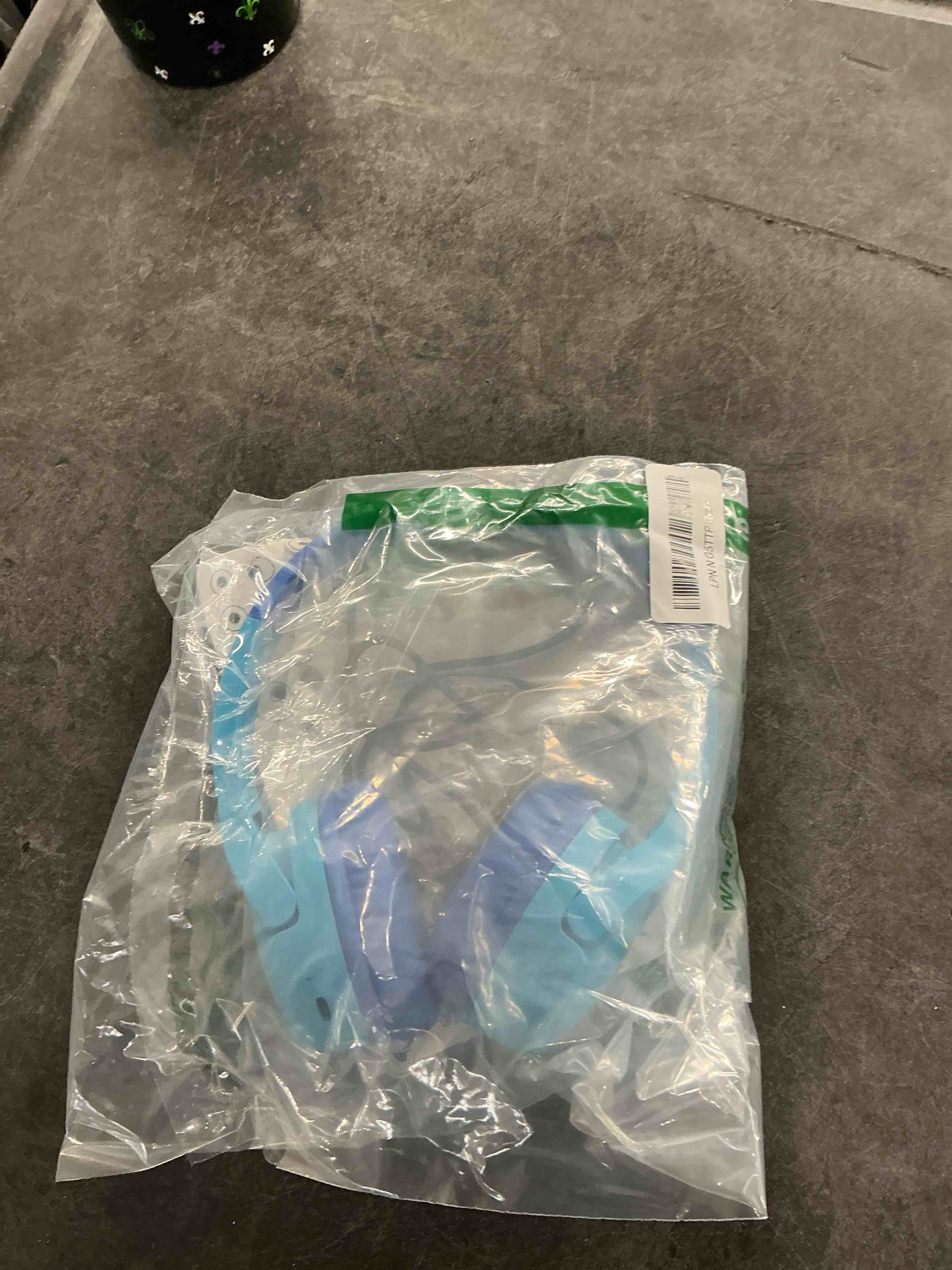 https://s3.amazonaws.com/lotting-images-prod/NonstopDeals/GRA3506259_1760646202913.jpeg