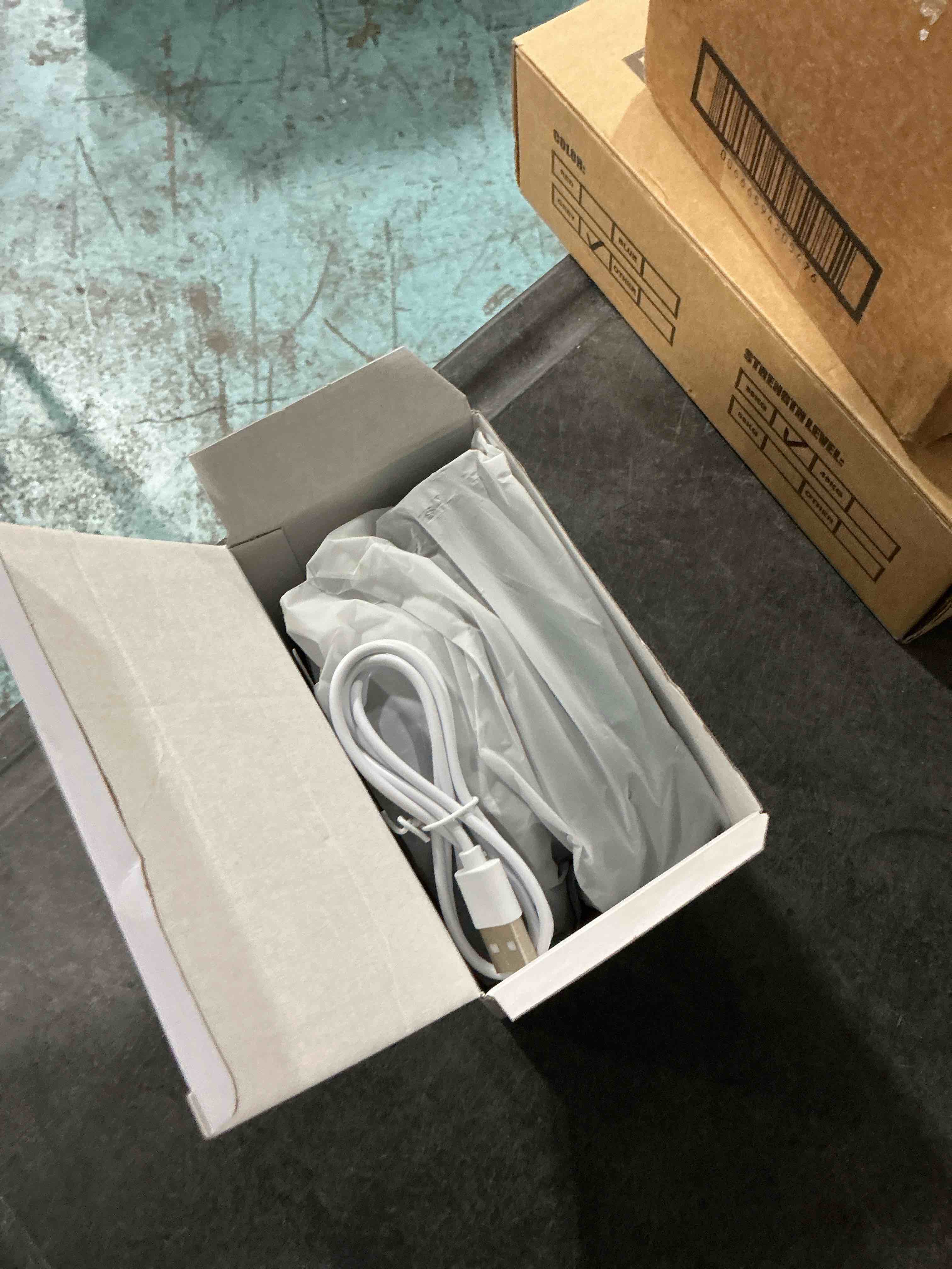 https://s3.amazonaws.com/lotting-images-prod/NonstopDeals/GRA3506326_1760660449710.jpeg