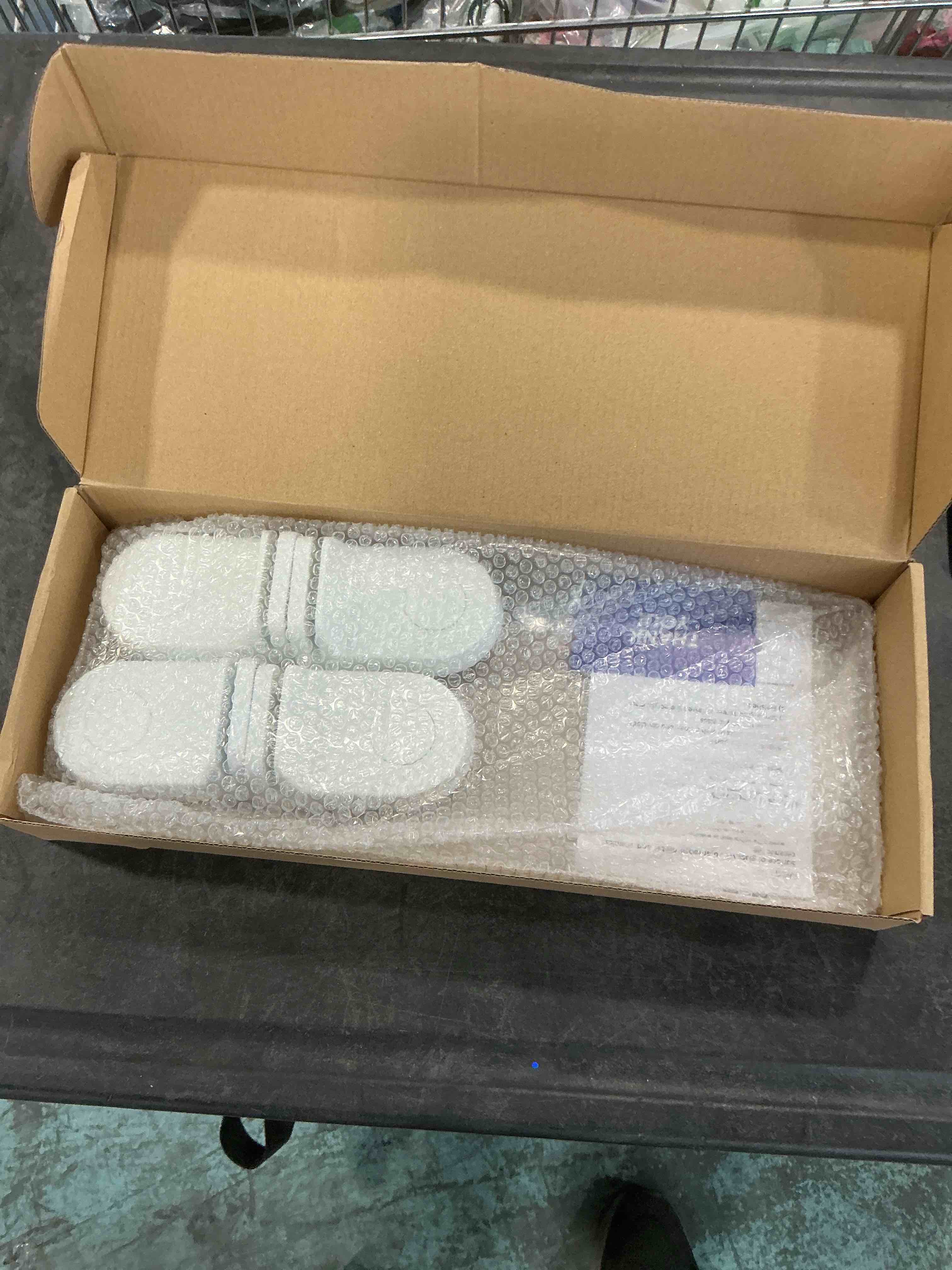https://s3.amazonaws.com/lotting-images-prod/NonstopDeals/GRA3506531_1760815399519.jpeg