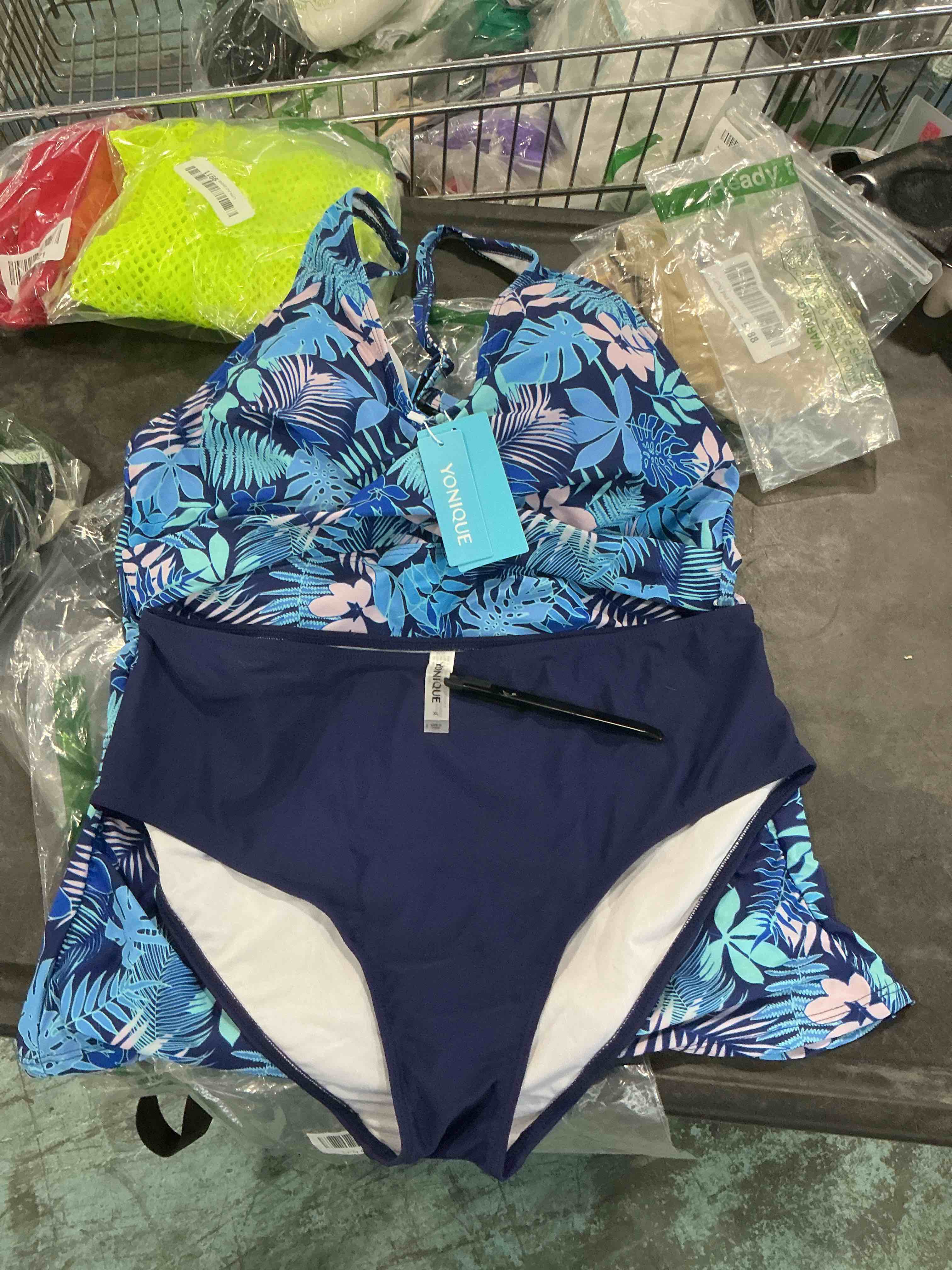 https://s3.amazonaws.com/lotting-images-prod/NonstopDeals/GRA3506537_1760818982176.jpeg