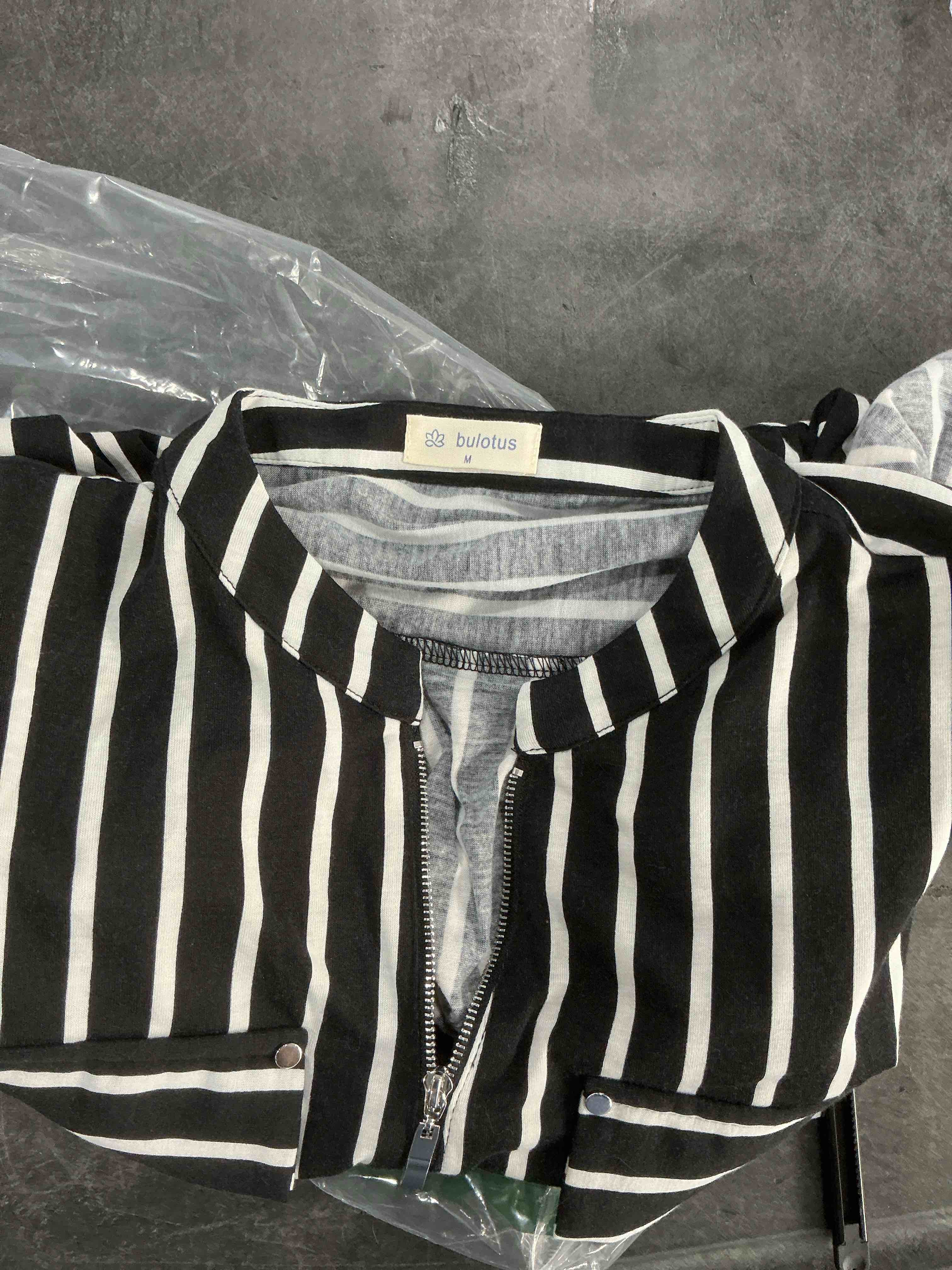 https://s3.amazonaws.com/lotting-images-prod/NonstopDeals/GRA3506550_1760822800257.jpeg