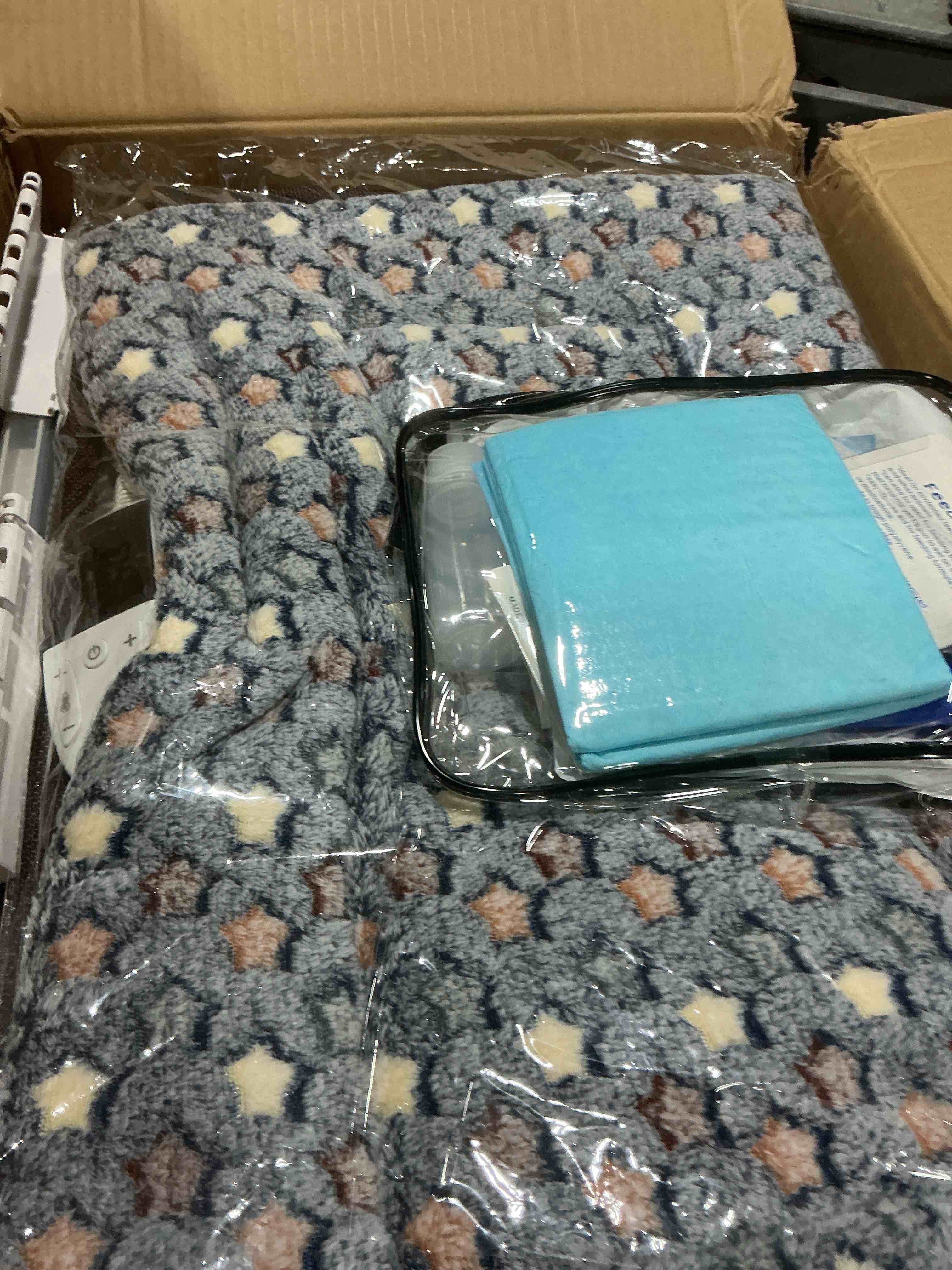 https://s3.amazonaws.com/lotting-images-prod/NonstopDeals/GRA3506954_1761007561792.jpeg