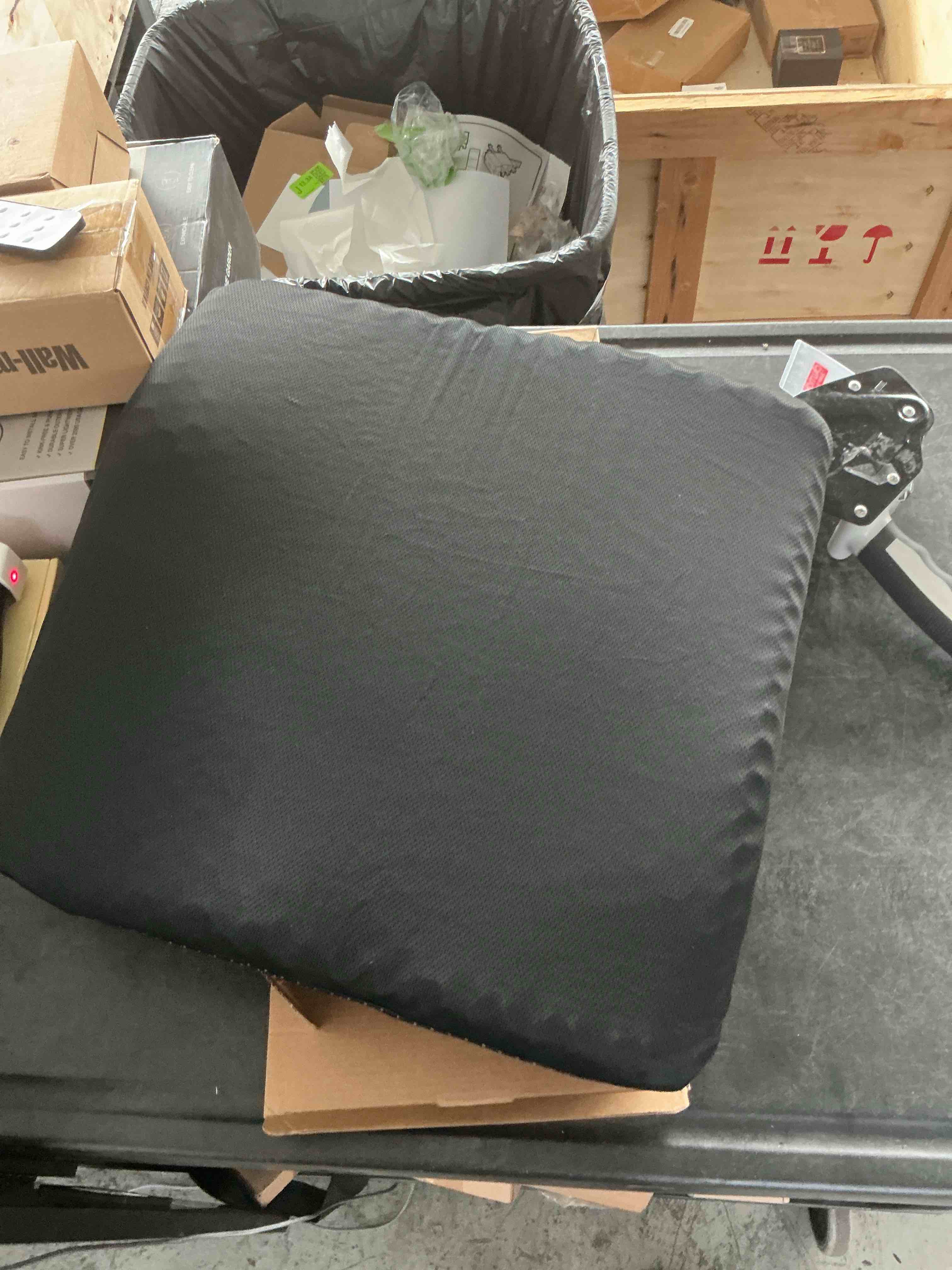 https://s3.amazonaws.com/lotting-images-prod/NonstopDeals/GRA3507026_1761072254424.jpeg