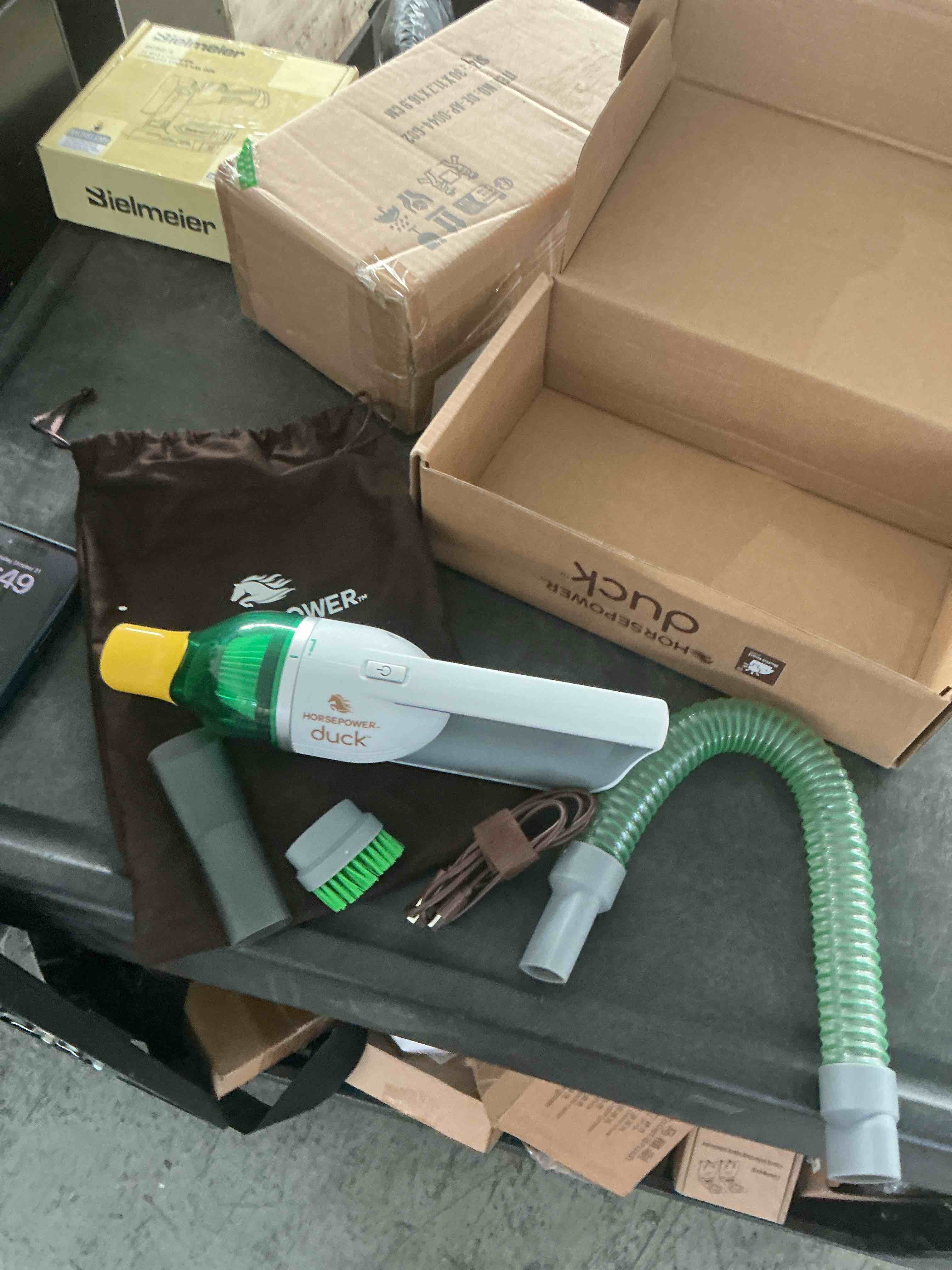 https://s3.amazonaws.com/lotting-images-prod/NonstopDeals/GRA3507051_1761079795792.jpeg
