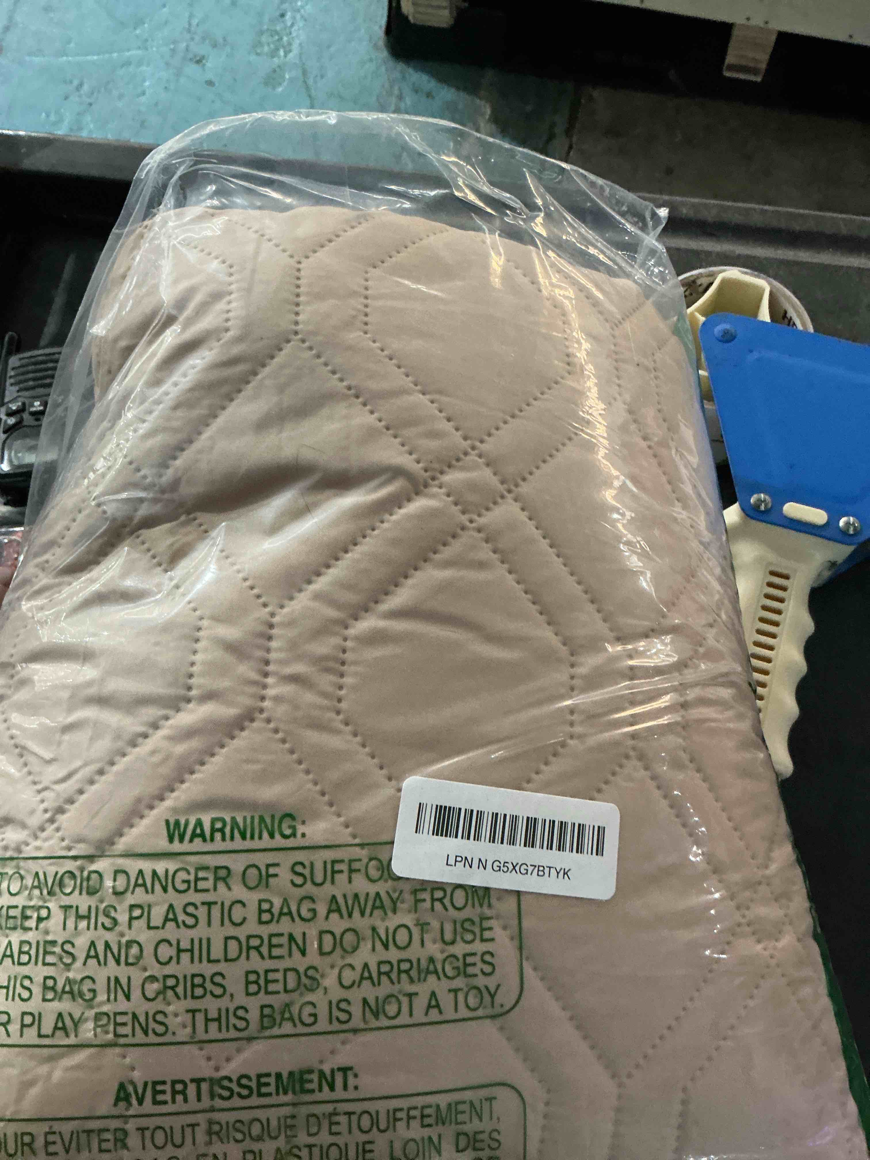 https://s3.amazonaws.com/lotting-images-prod/NonstopDeals/GRA3507070_1761086552678.jpeg