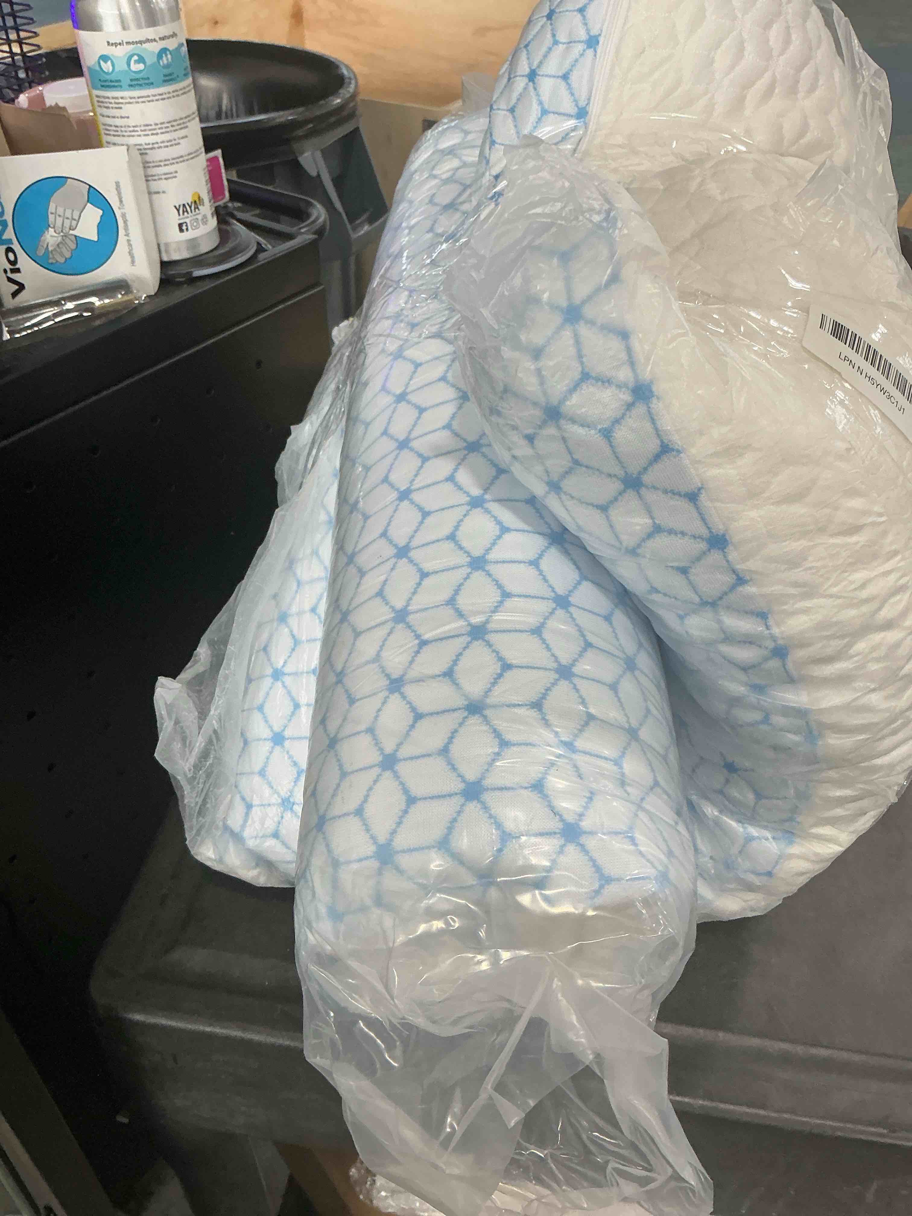 https://s3.amazonaws.com/lotting-images-prod/NonstopDeals/GRA3507089_1761143173296.jpeg